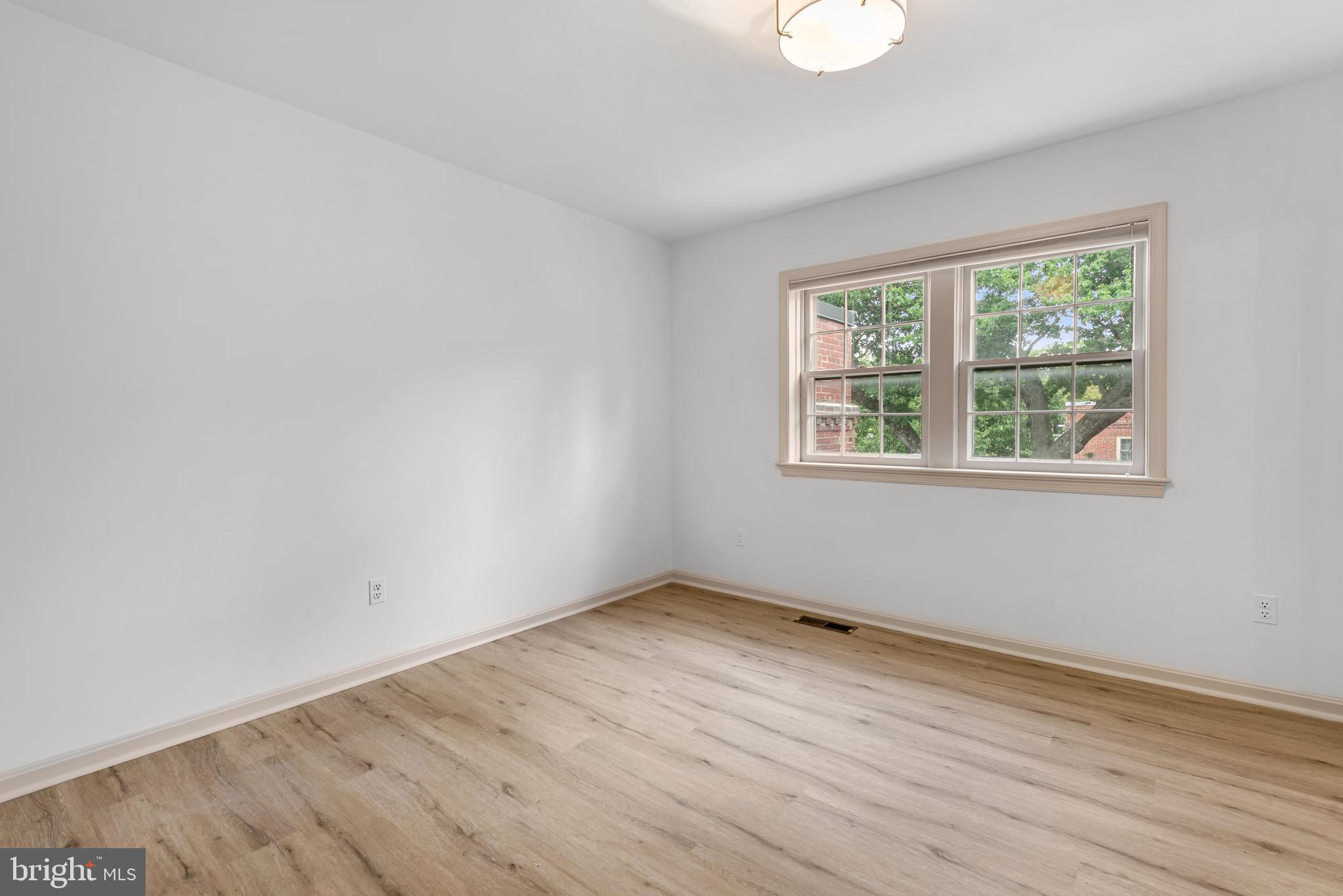 KENWOOD FOREST - Residential