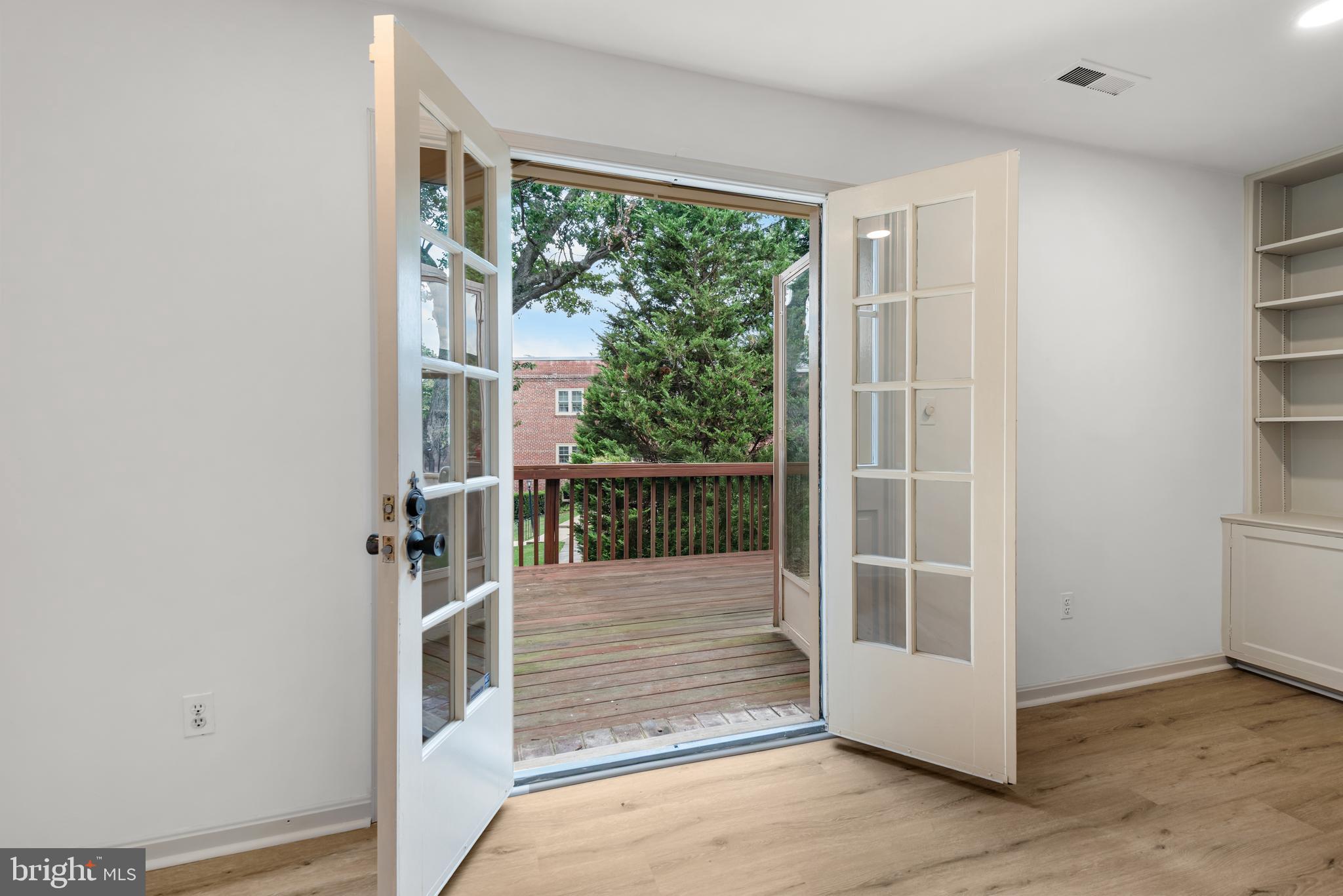 KENWOOD FOREST - Residential