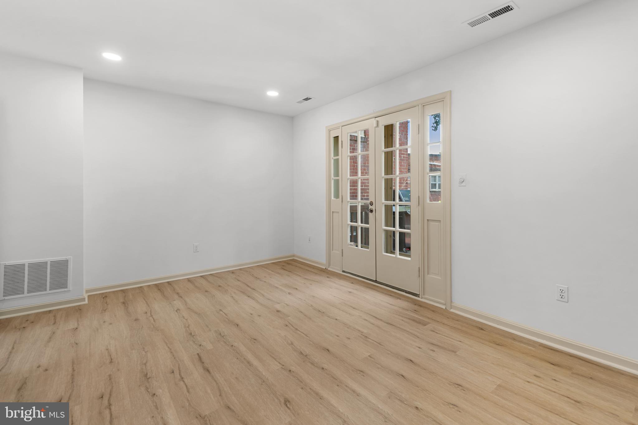 KENWOOD FOREST - Residential