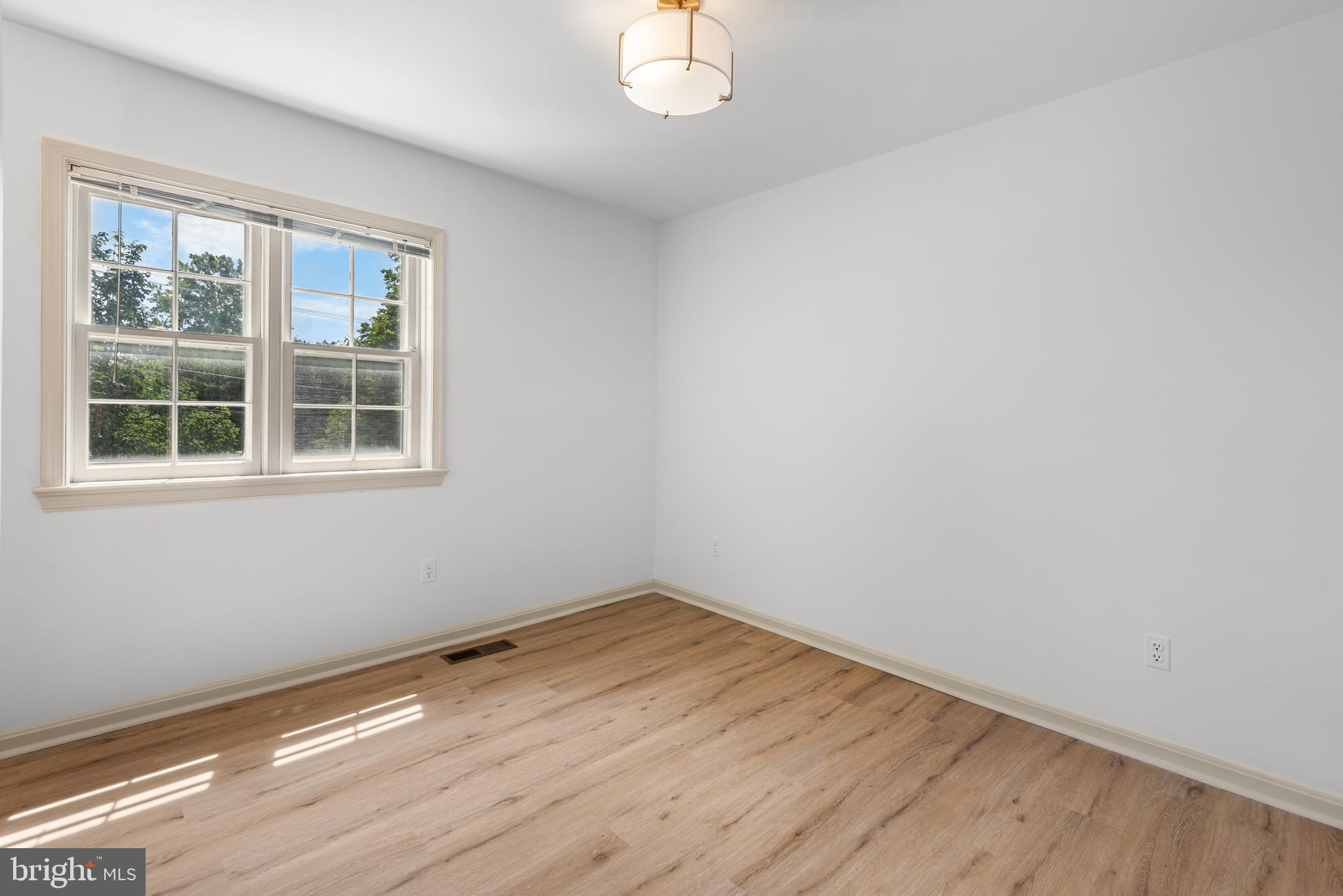 KENWOOD FOREST - Residential