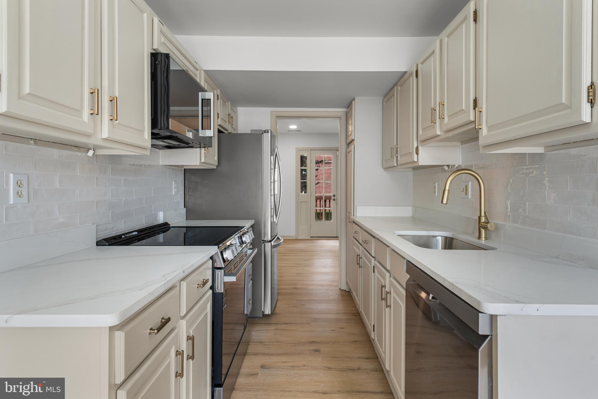 KENWOOD FOREST - Residential