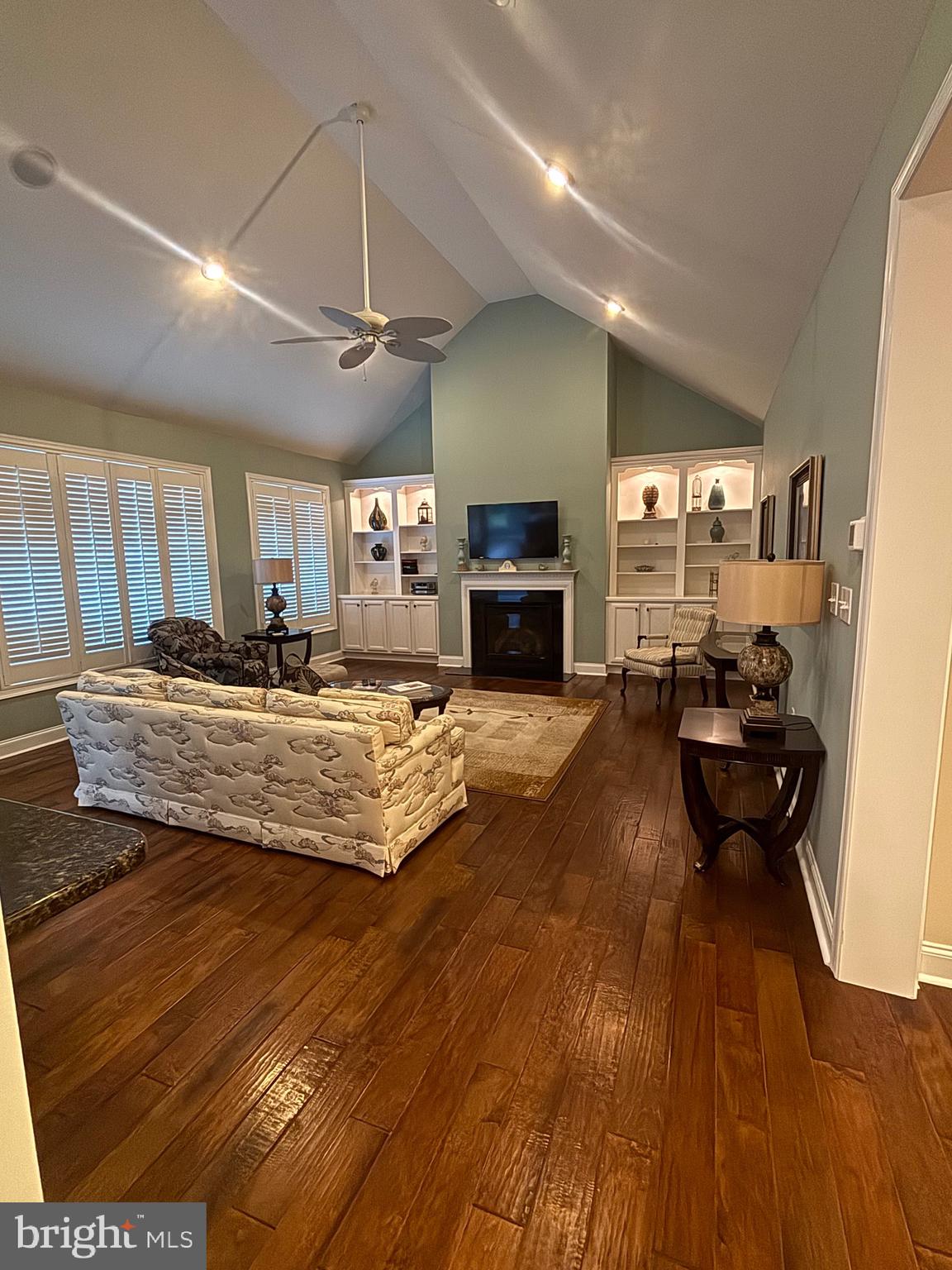 RETREAT AT LOVE CREEK - Residential Lease