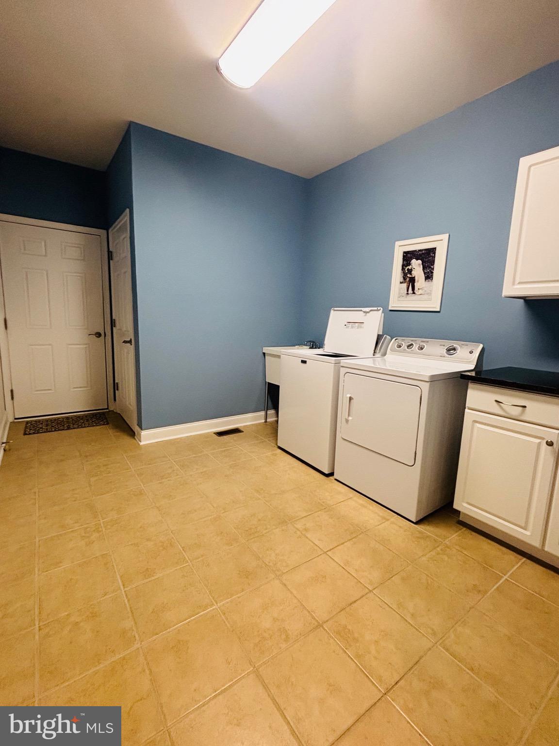 RETREAT AT LOVE CREEK - Residential Lease