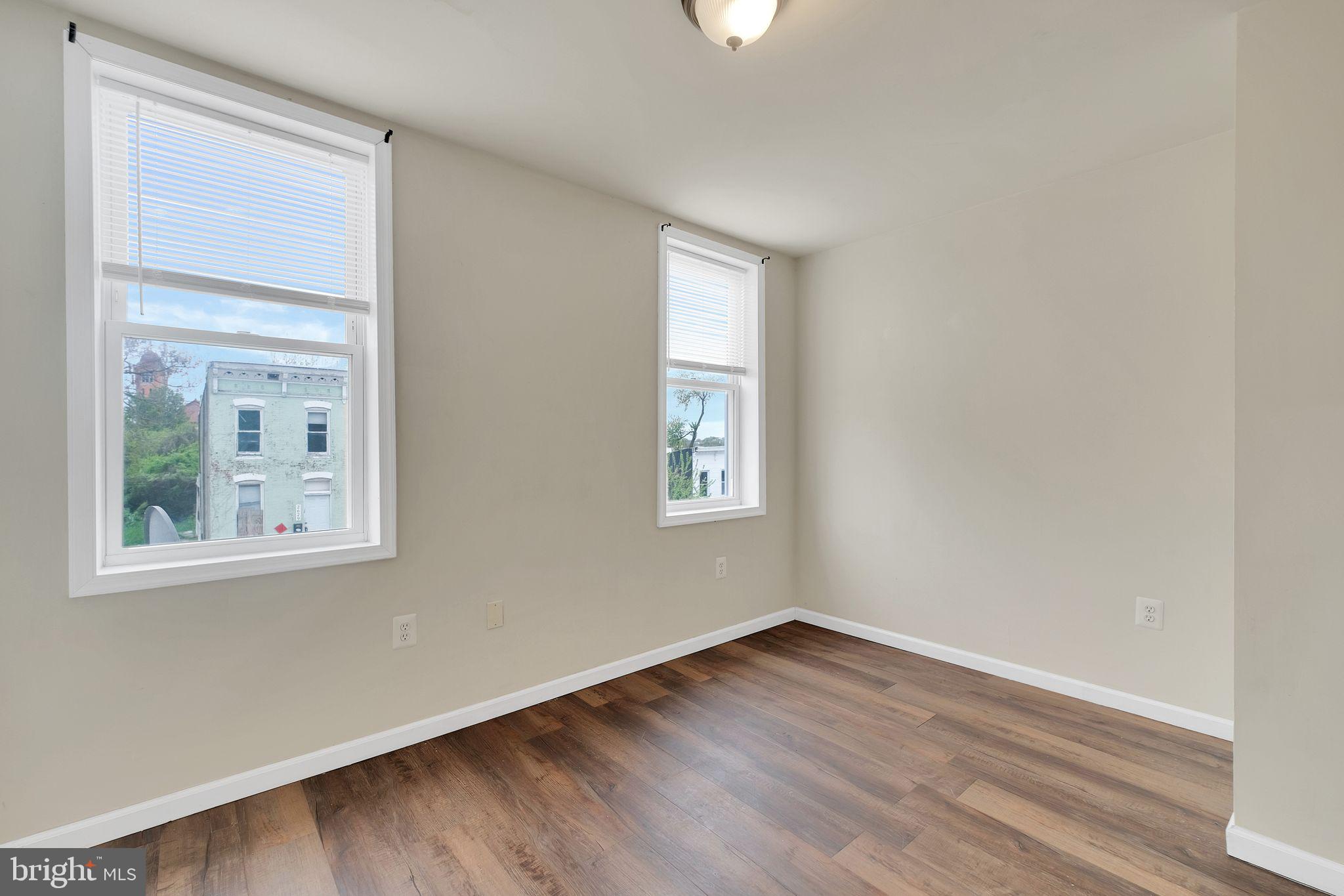 MILL HILL - Residential Lease