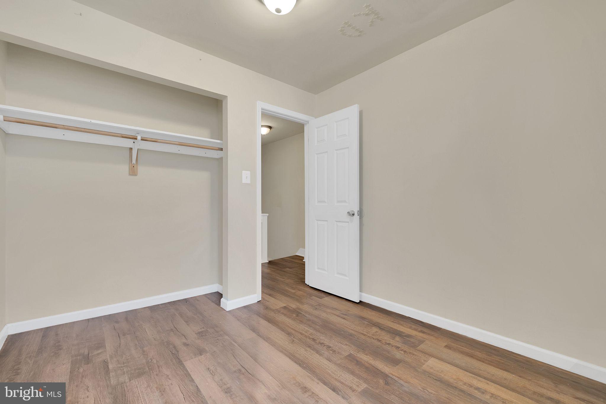 MILL HILL - Residential Lease