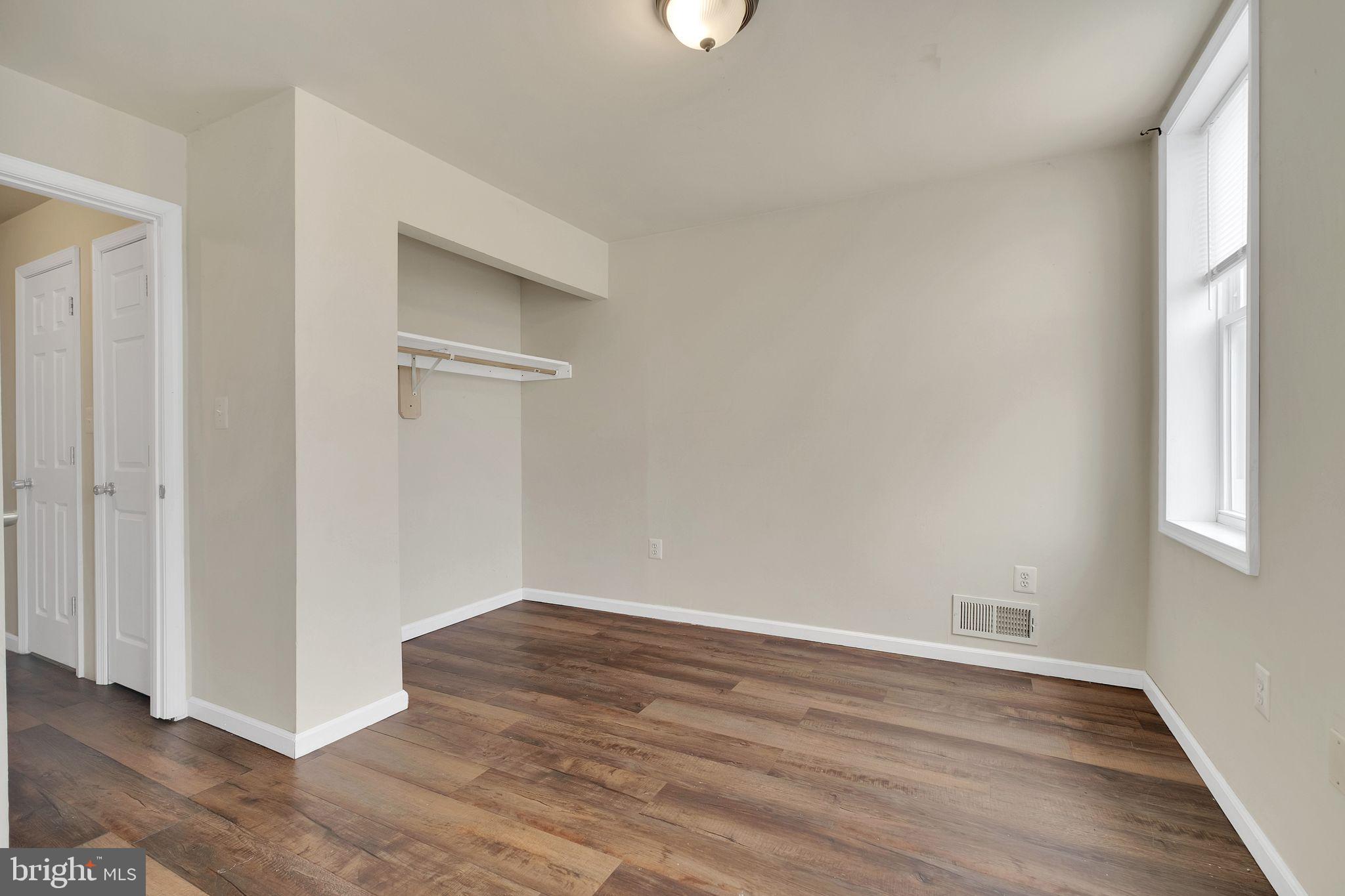 MILL HILL - Residential Lease