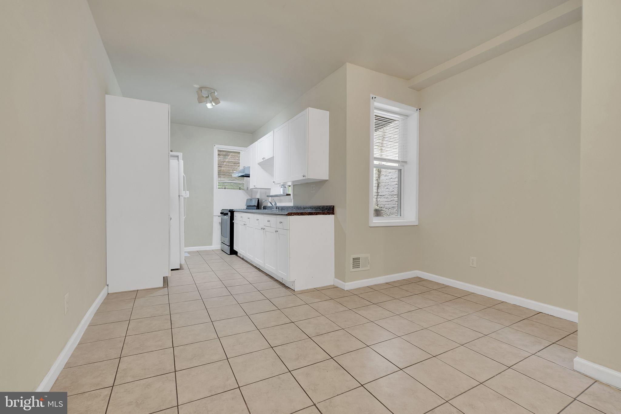 MILL HILL - Residential Lease