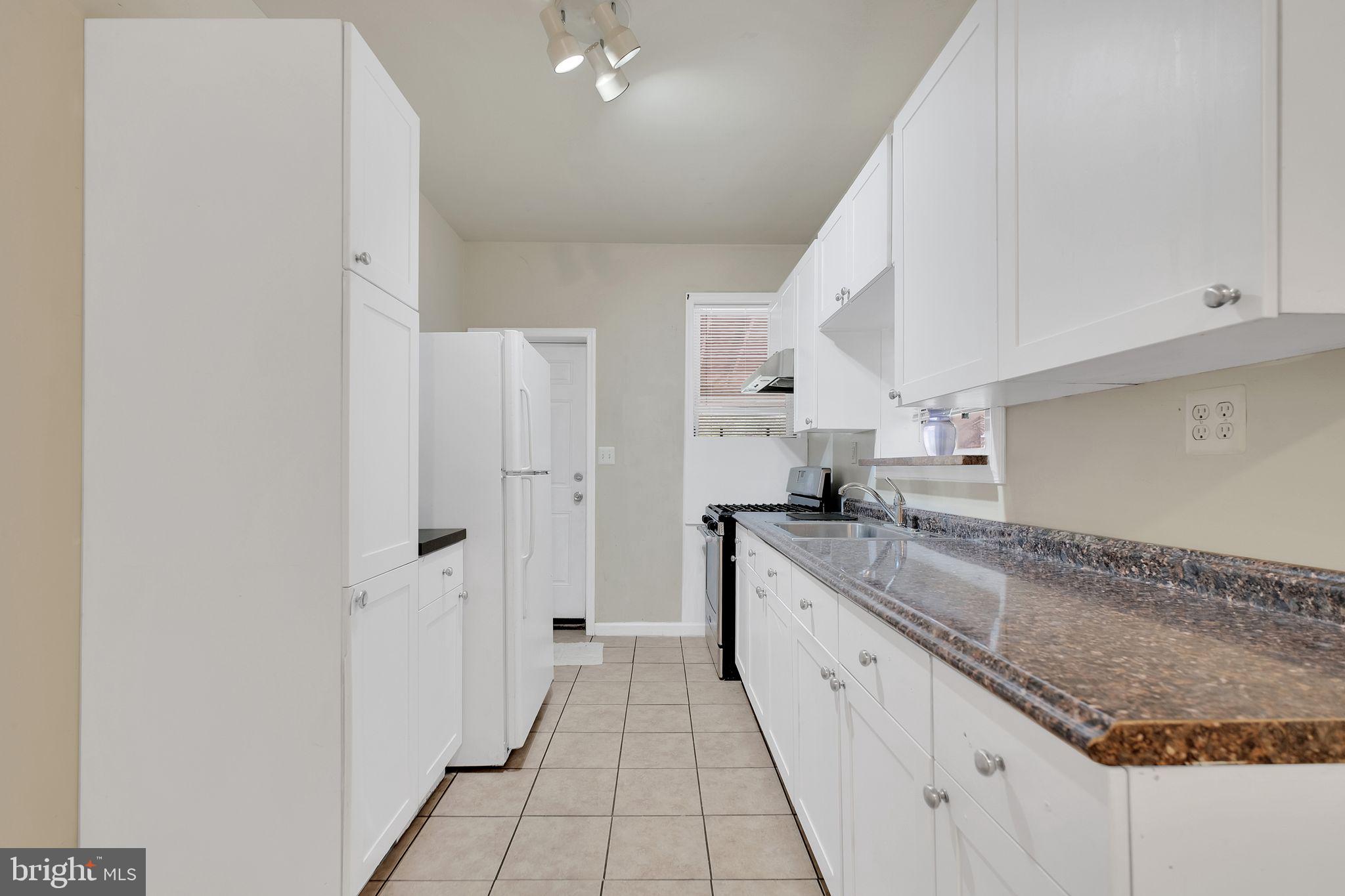 MILL HILL - Residential Lease