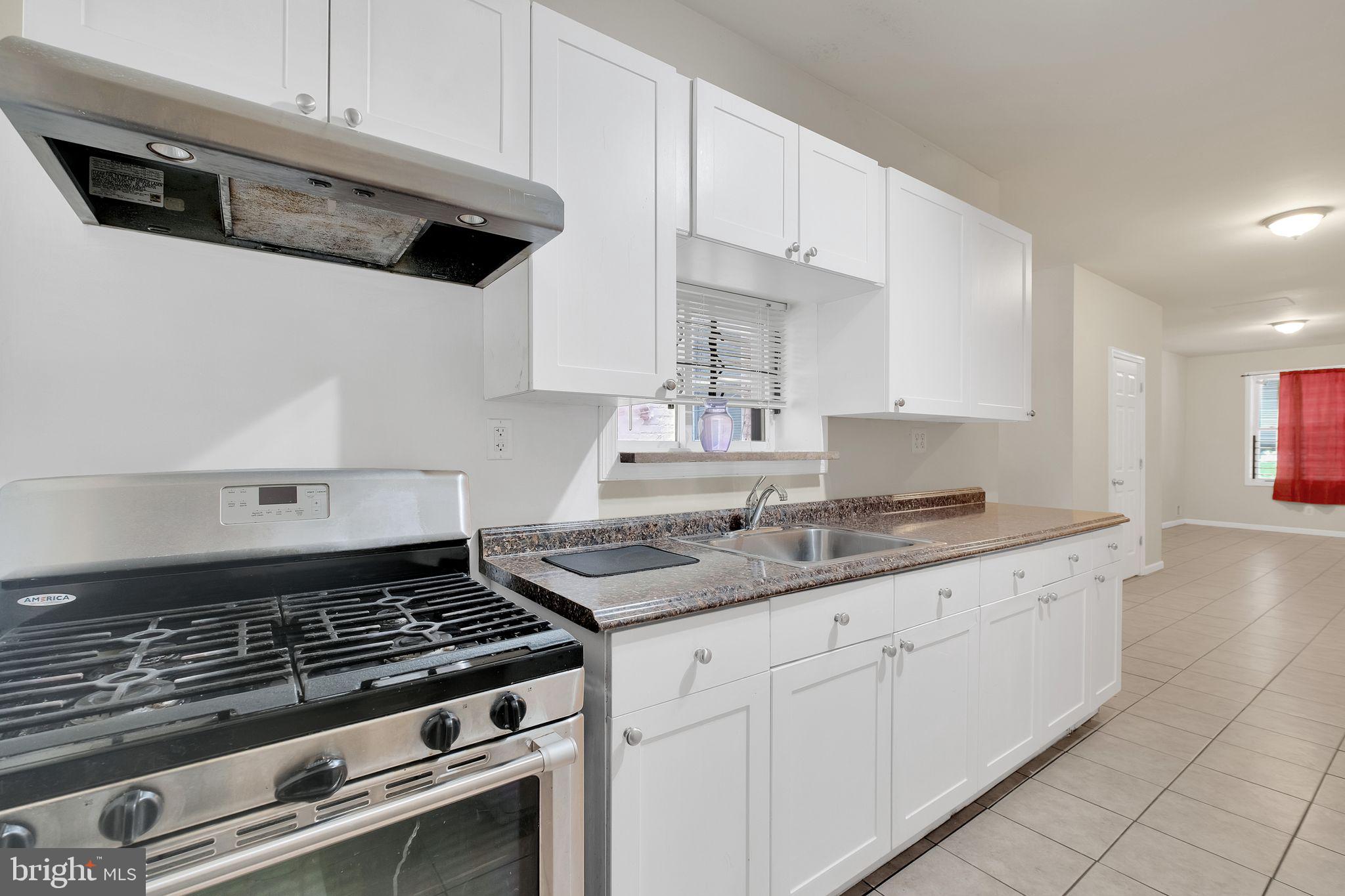 MILL HILL - Residential Lease