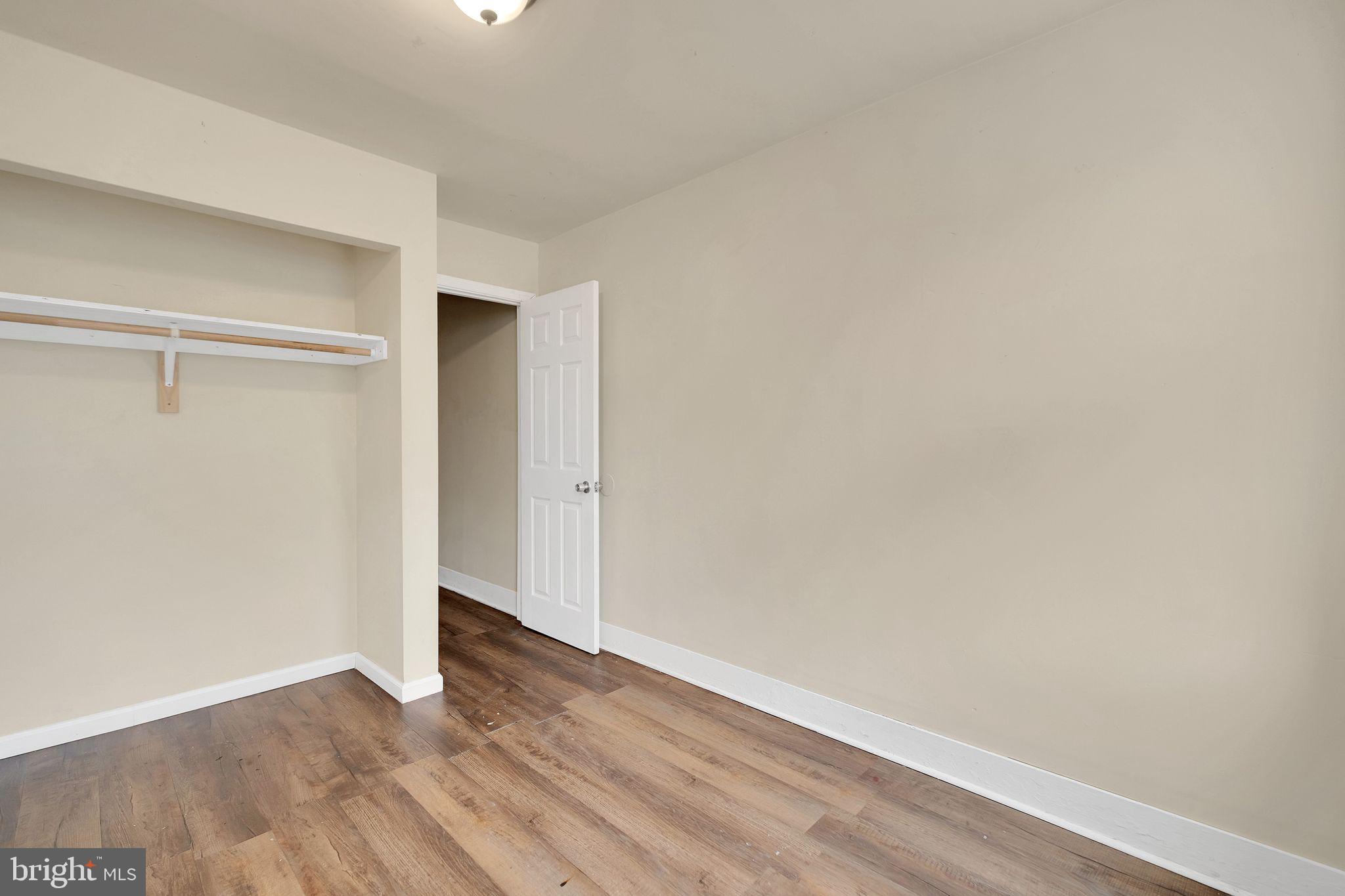 MILL HILL - Residential Lease