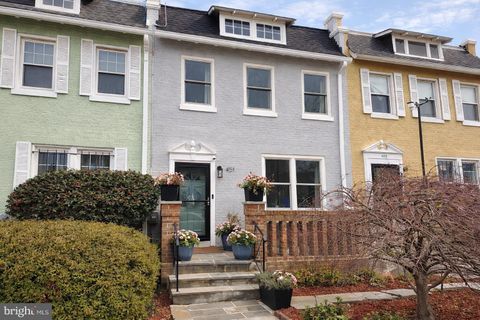 451 15TH STREET NE WASHINGTON DC 20002