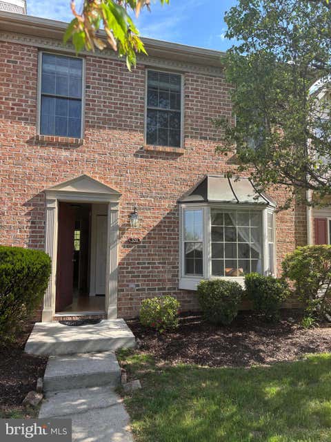 Townhouse For Sale - 320 Woodland View Court<br/> HARRISBURG, PA 17110