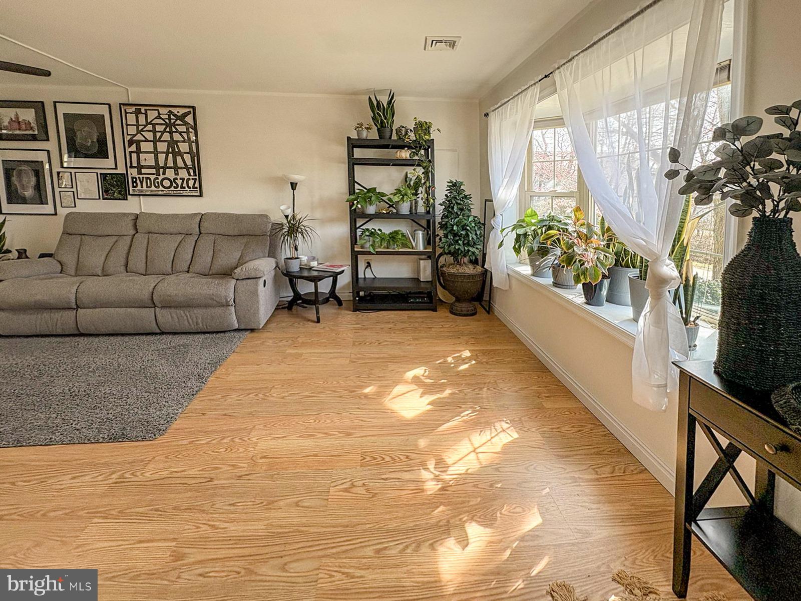 320 WOODLAND VIEW COURT