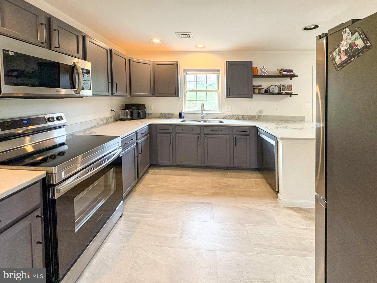 320 WOODLAND VIEW COURT