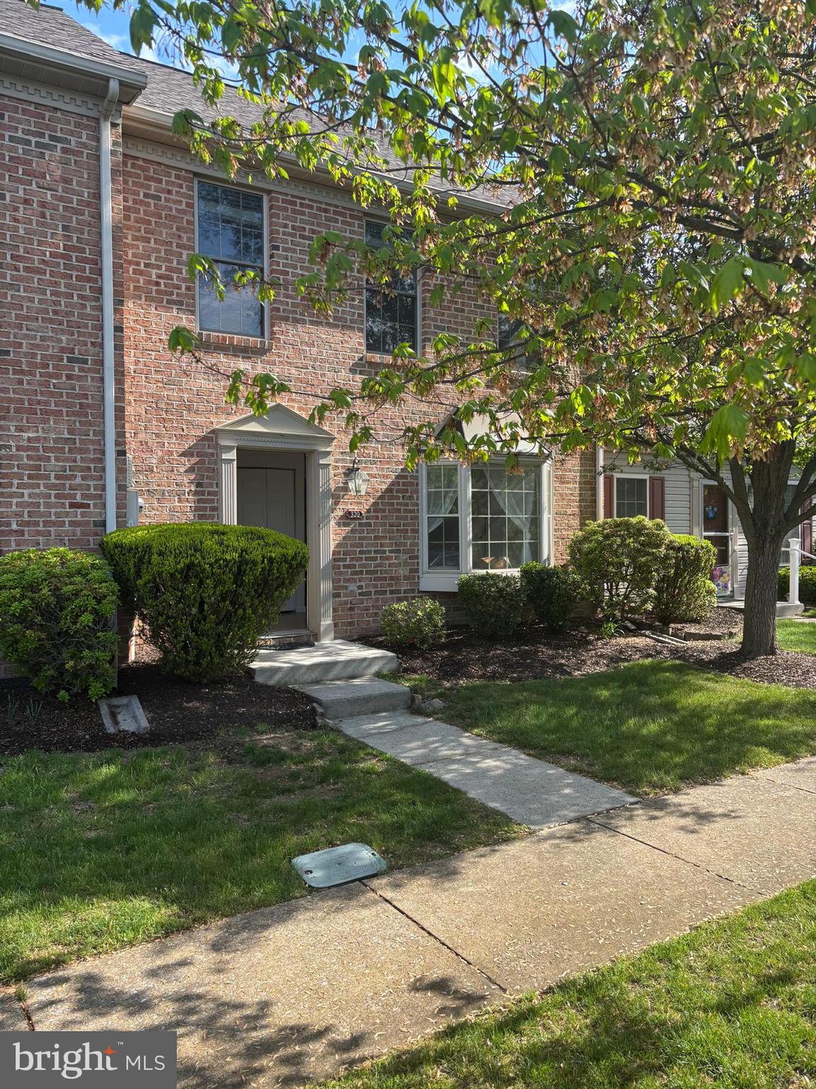 320 WOODLAND VIEW COURT