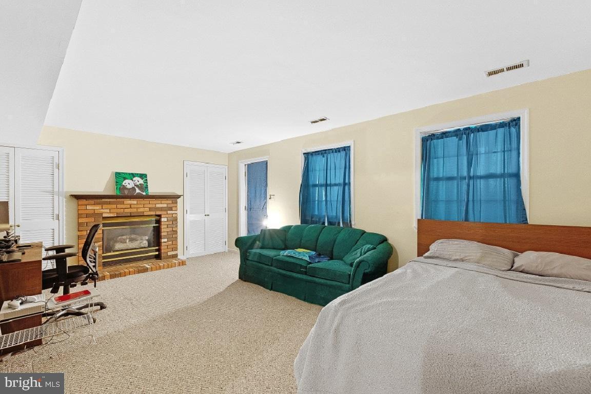 TWIN COVE - Residential