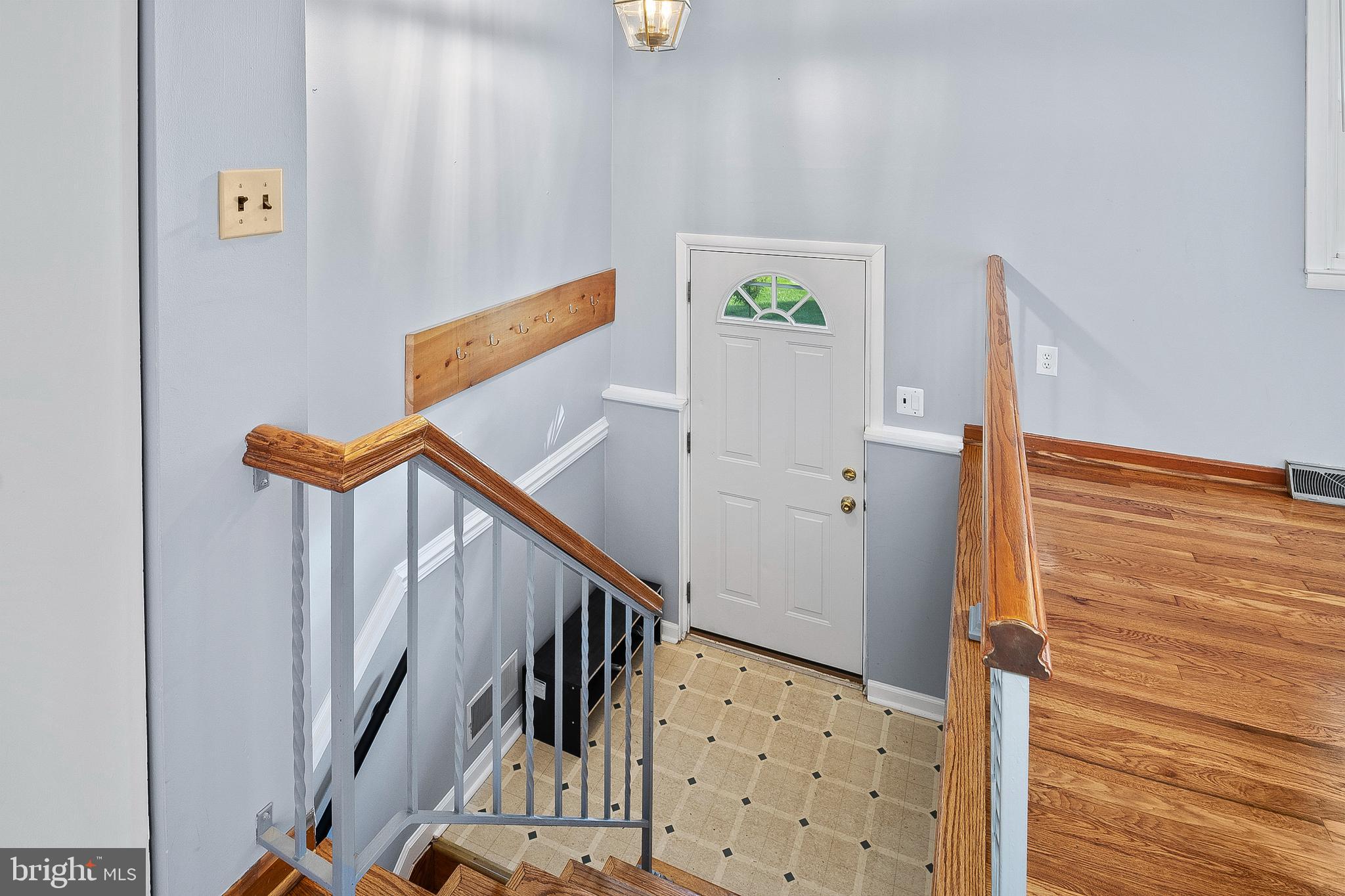 102 ROOSEVELT ROAD