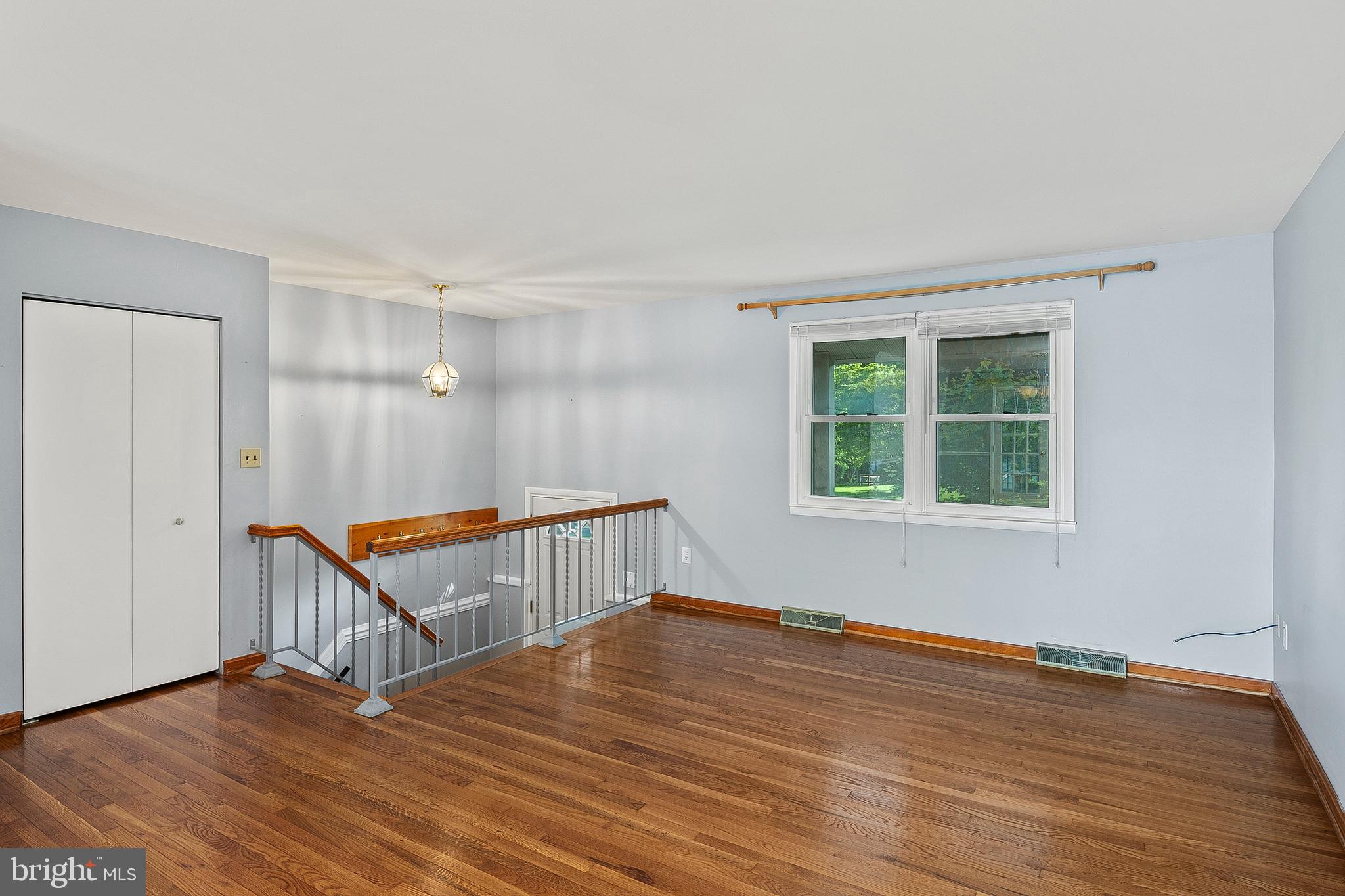 102 ROOSEVELT ROAD