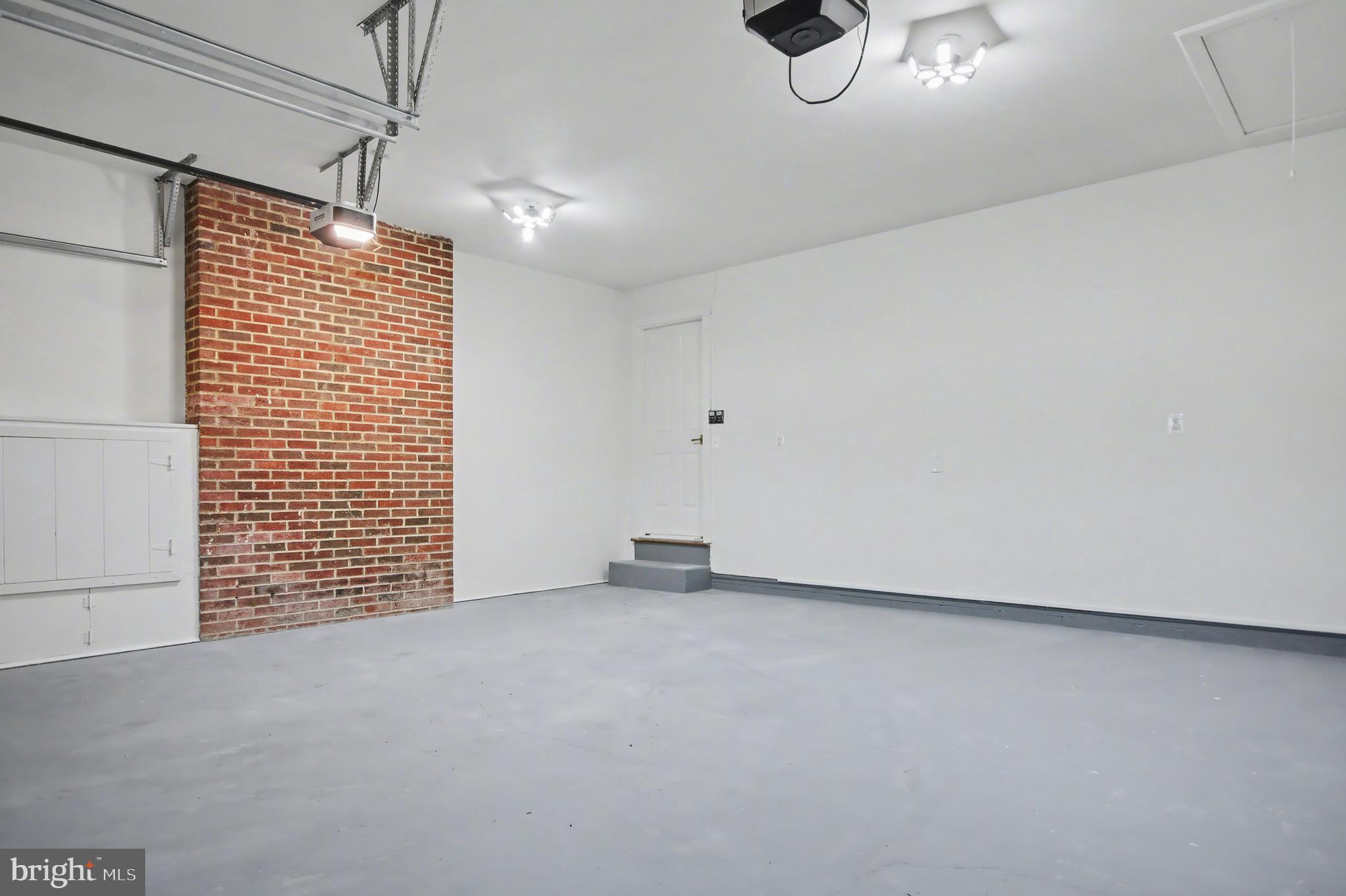 HILLSMERE ESTATES - Residential