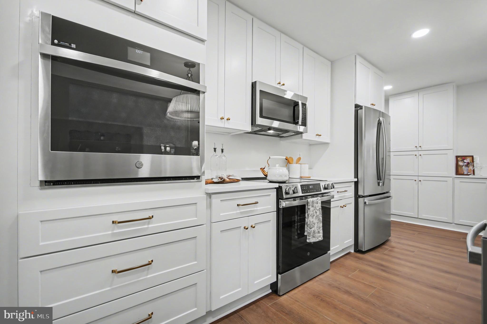 HILLSMERE ESTATES - Residential