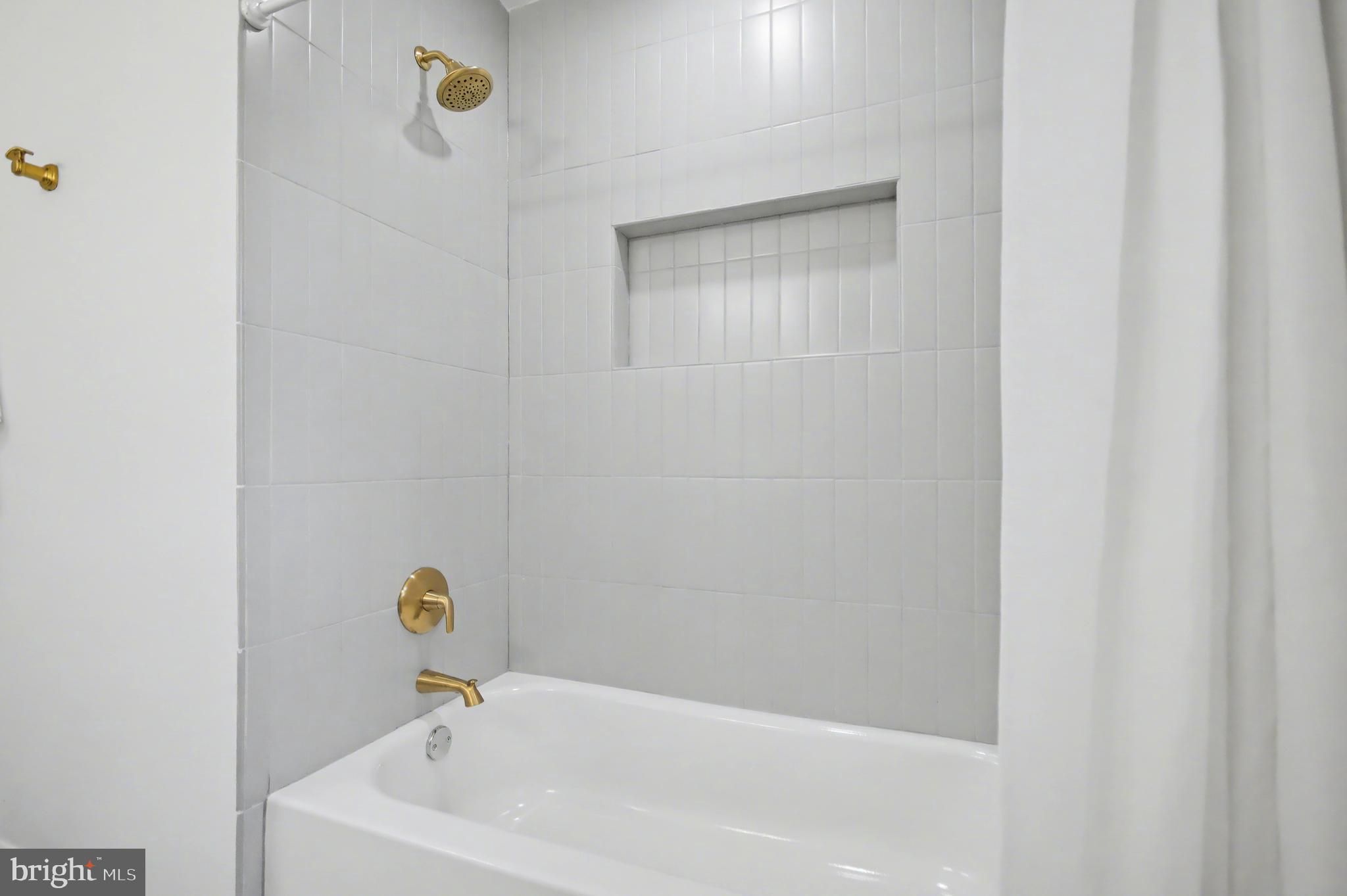 HILLSMERE ESTATES - Residential