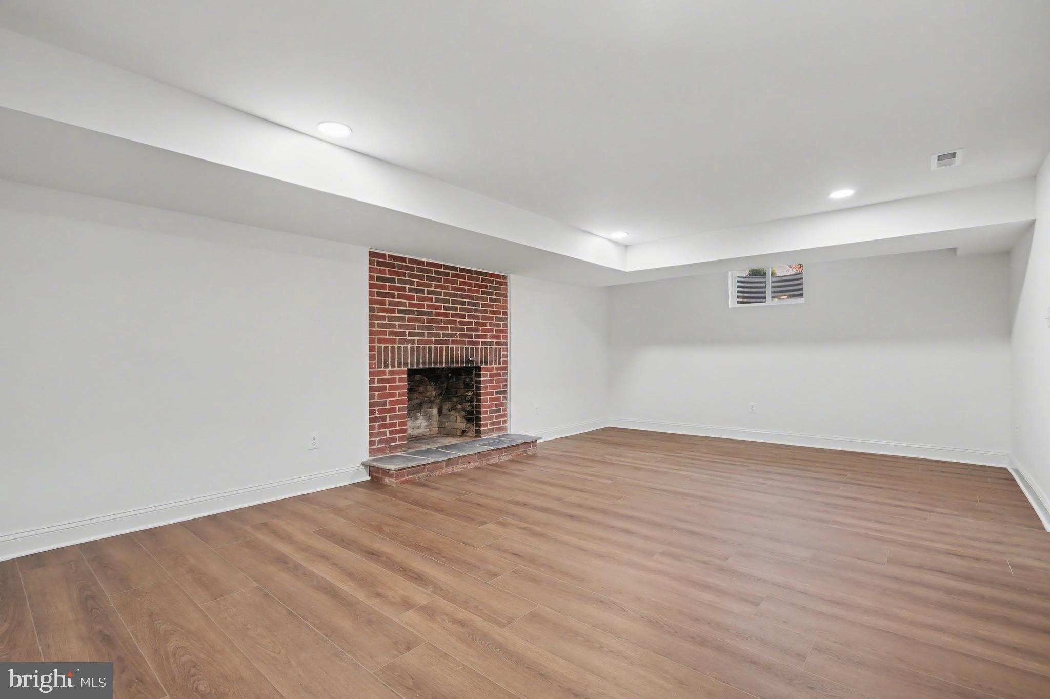 HILLSMERE ESTATES - Residential