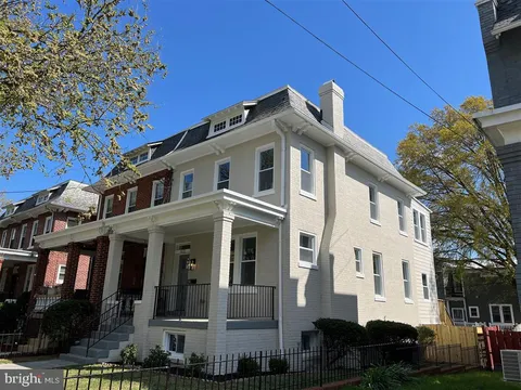 512 Peabody Street NW, Washington, DC MLS: DCDC2195892