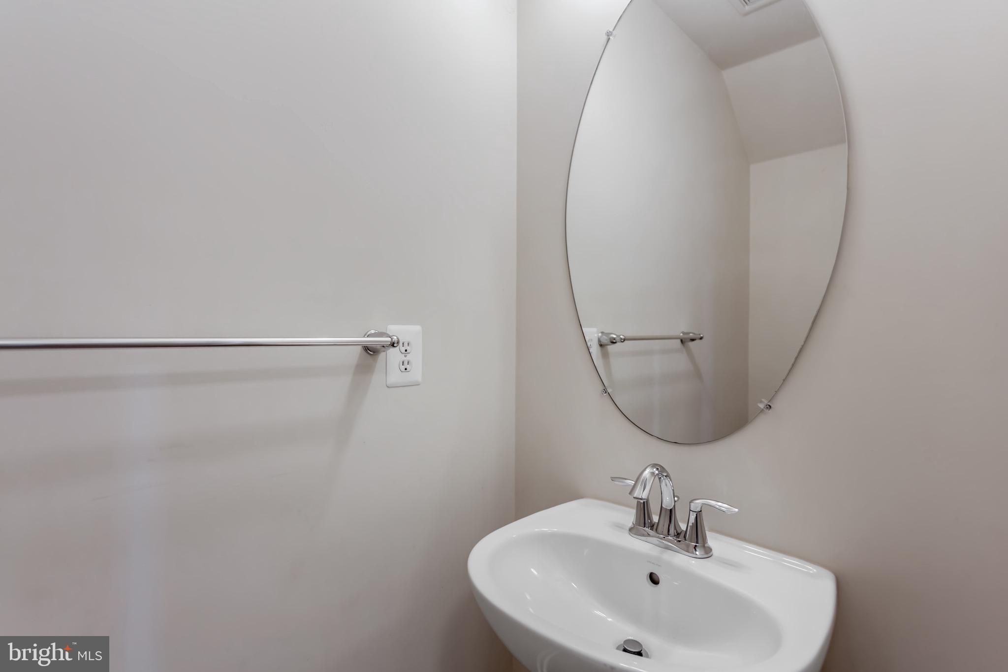 TANYARD SPRINGS TOWNHOMES - Residential