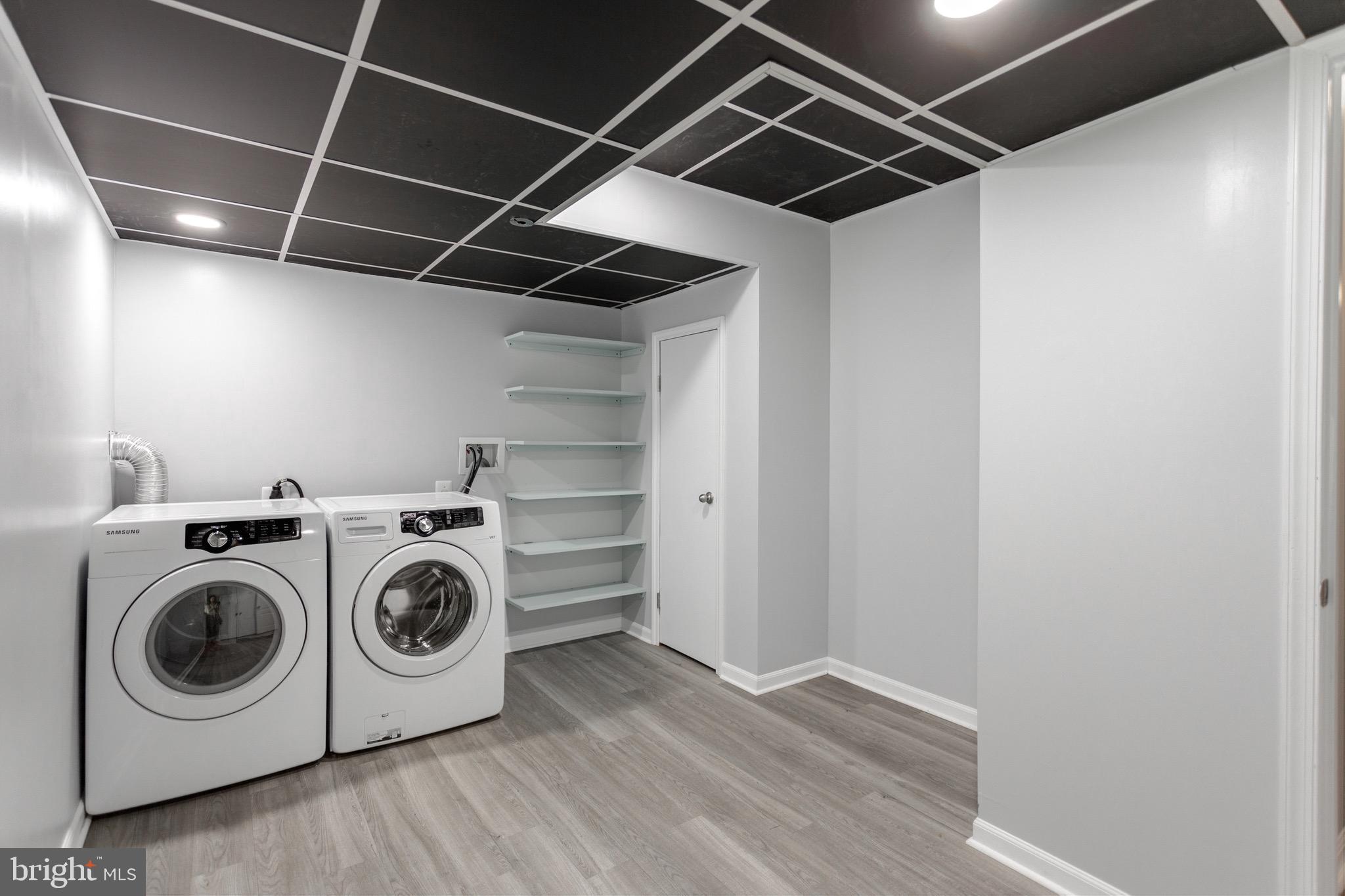 TANYARD SPRINGS TOWNHOMES - Residential