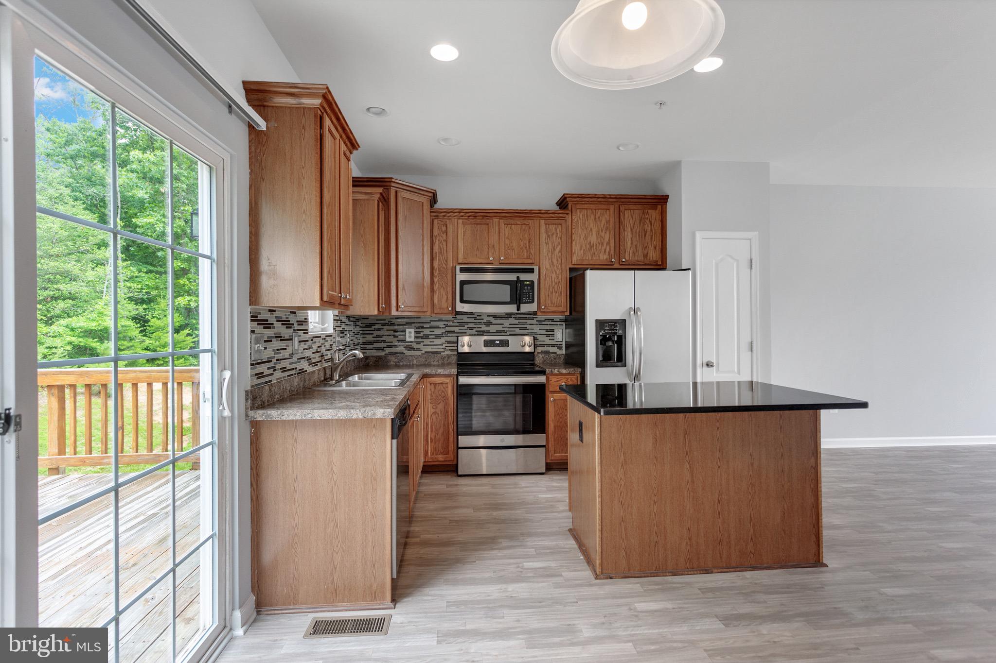 TANYARD SPRINGS TOWNHOMES - Residential