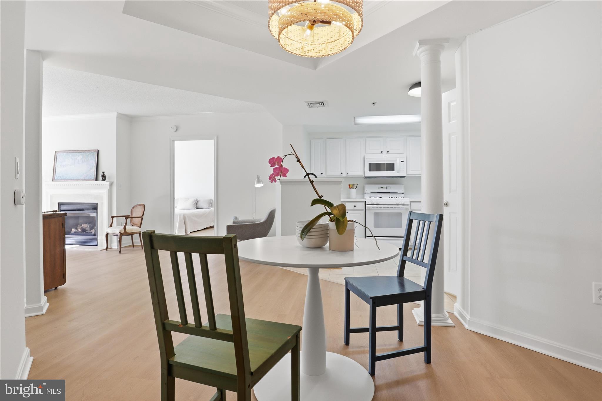 LEXINGTON SQUARE - Residential