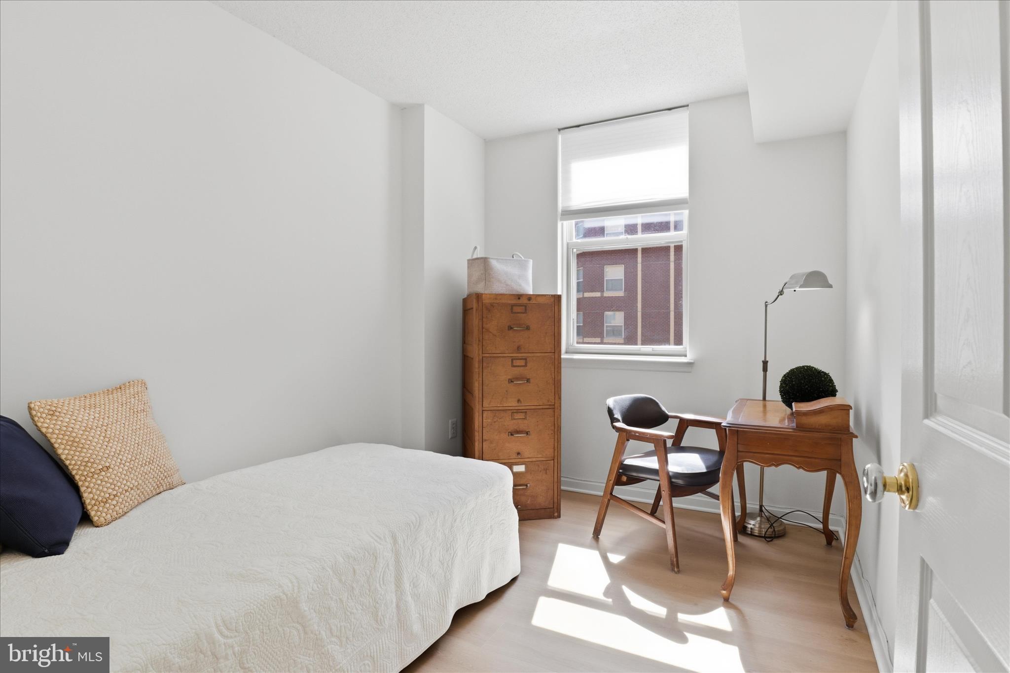 LEXINGTON SQUARE - Residential
