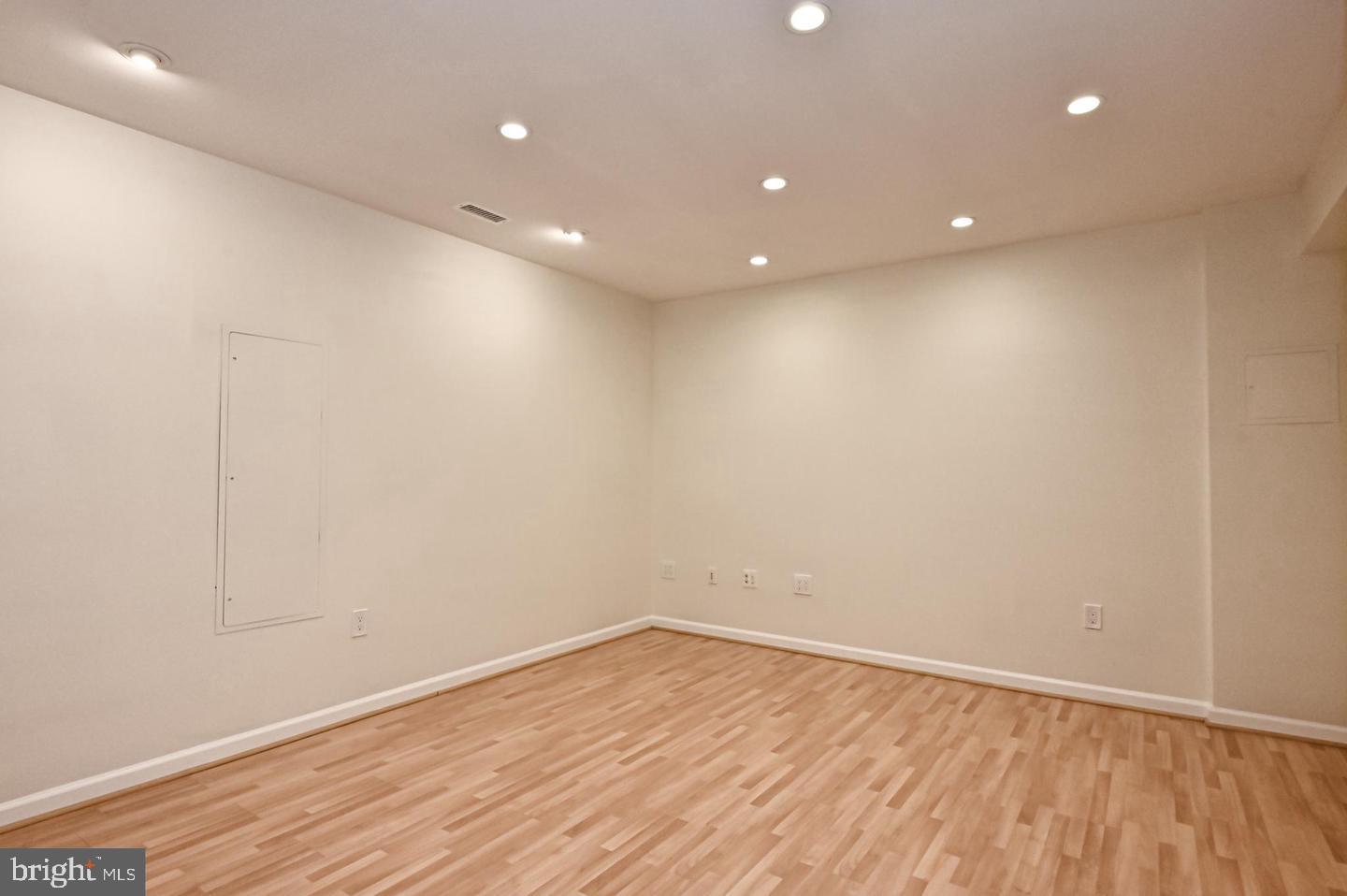 REITER SUB - Residential Lease