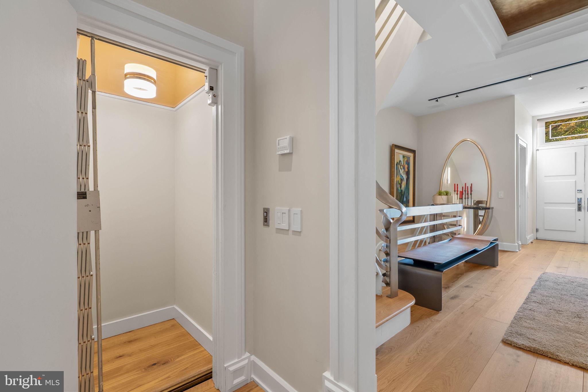 SOCIETY HILL - Residential