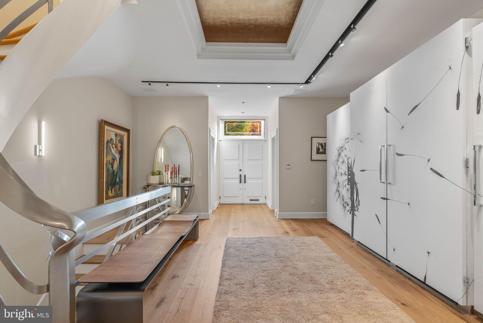 SOCIETY HILL - Residential