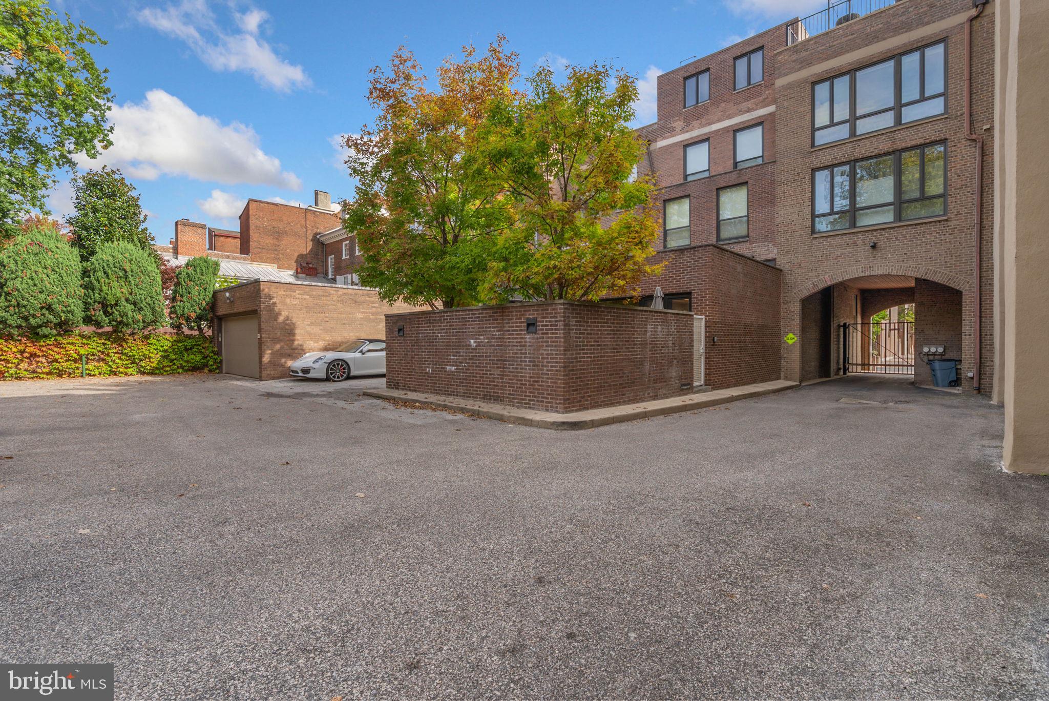 SOCIETY HILL - Residential