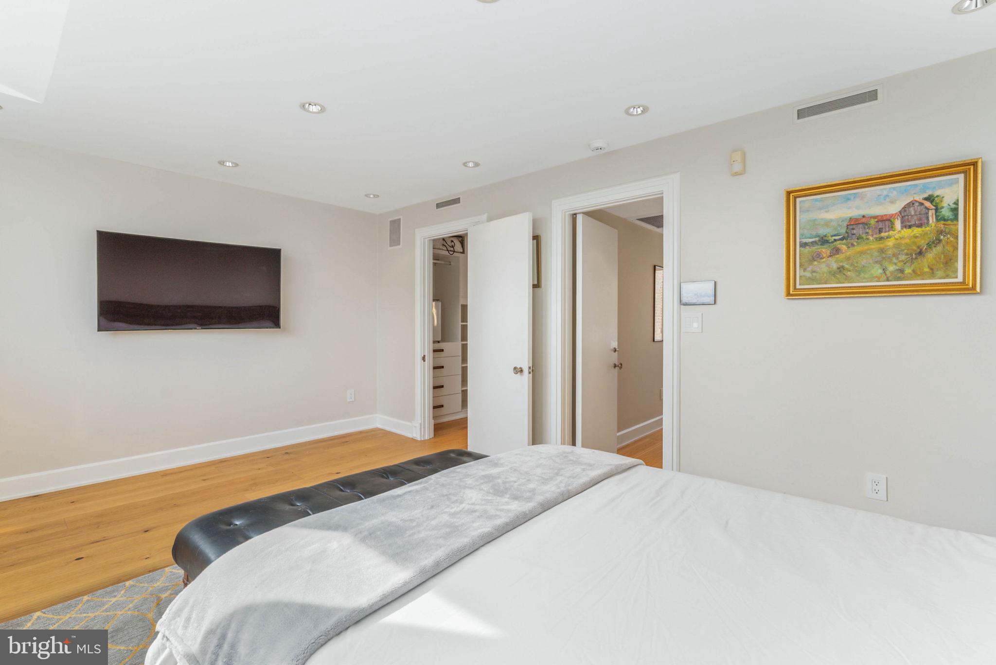 SOCIETY HILL - Residential