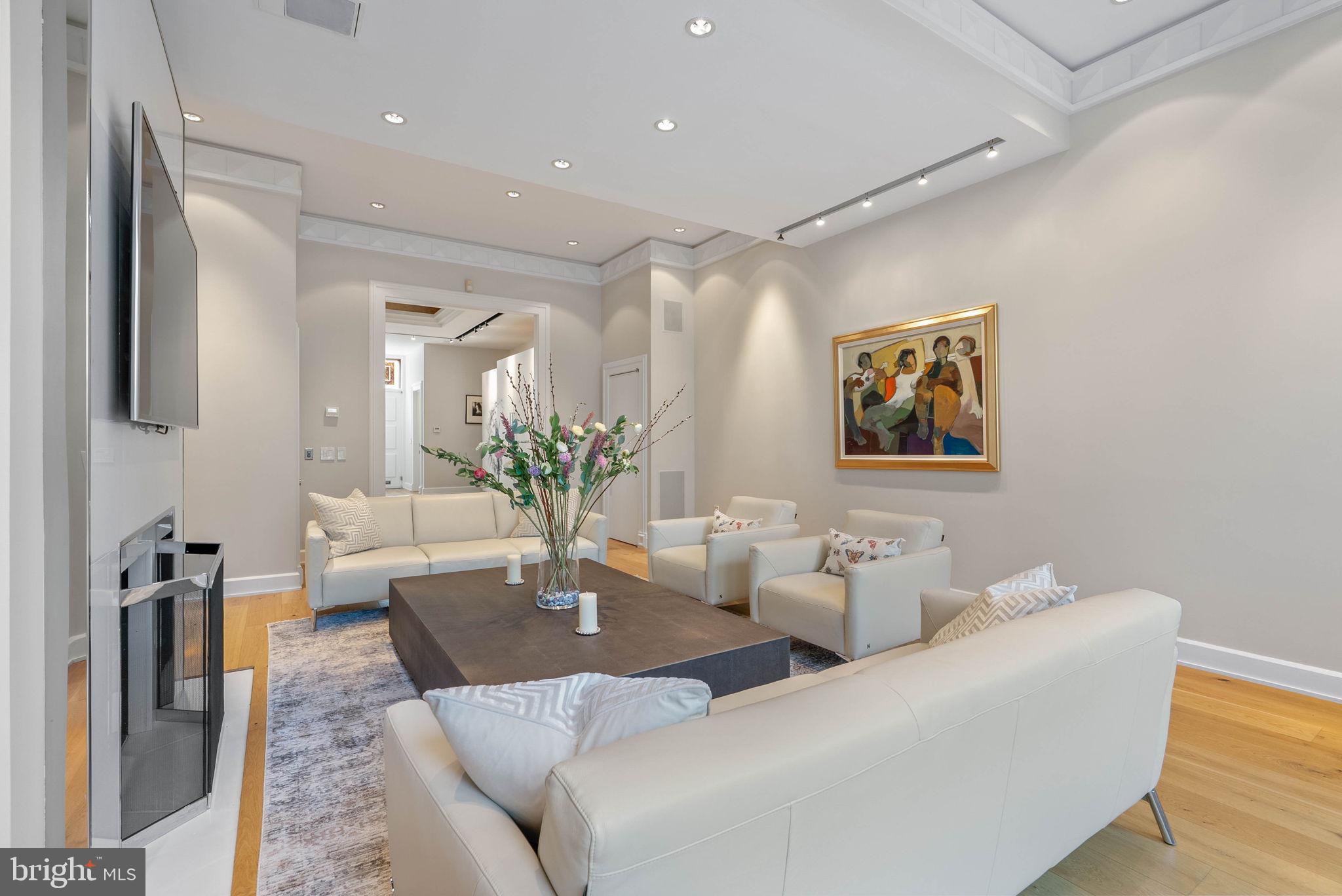 SOCIETY HILL - Residential