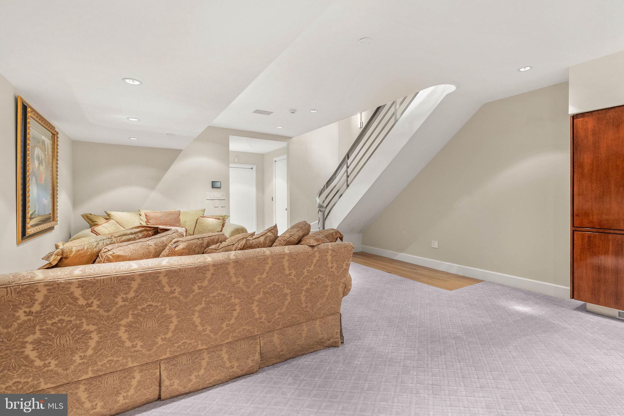 SOCIETY HILL - Residential