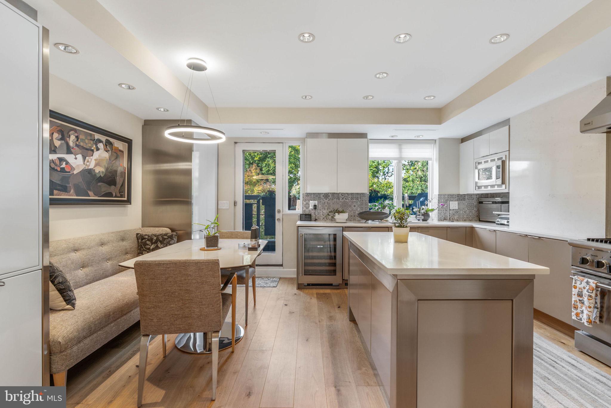 SOCIETY HILL - Residential