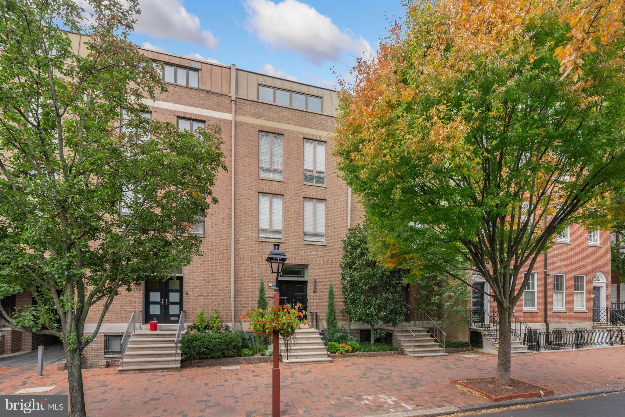 SOCIETY HILL - Residential