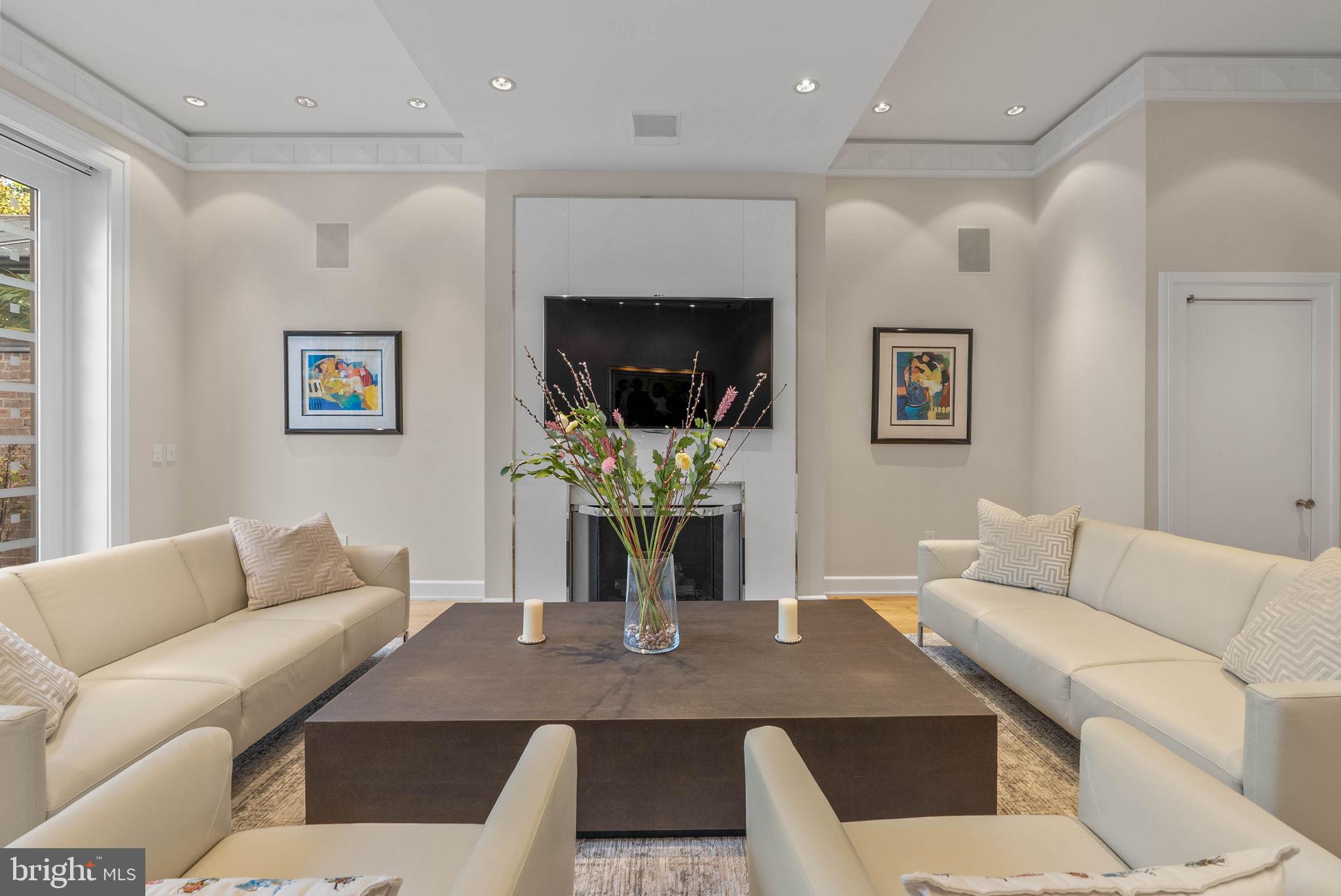 SOCIETY HILL - Residential