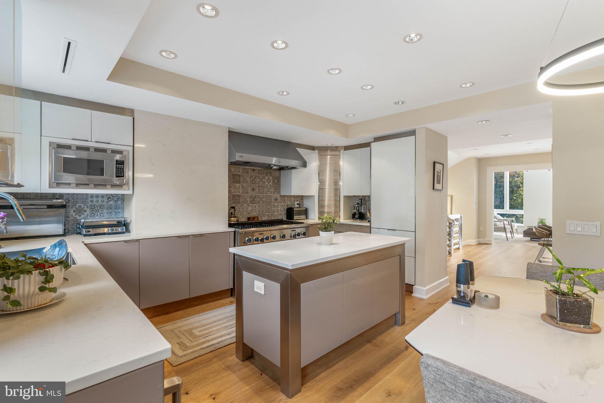 SOCIETY HILL - Residential