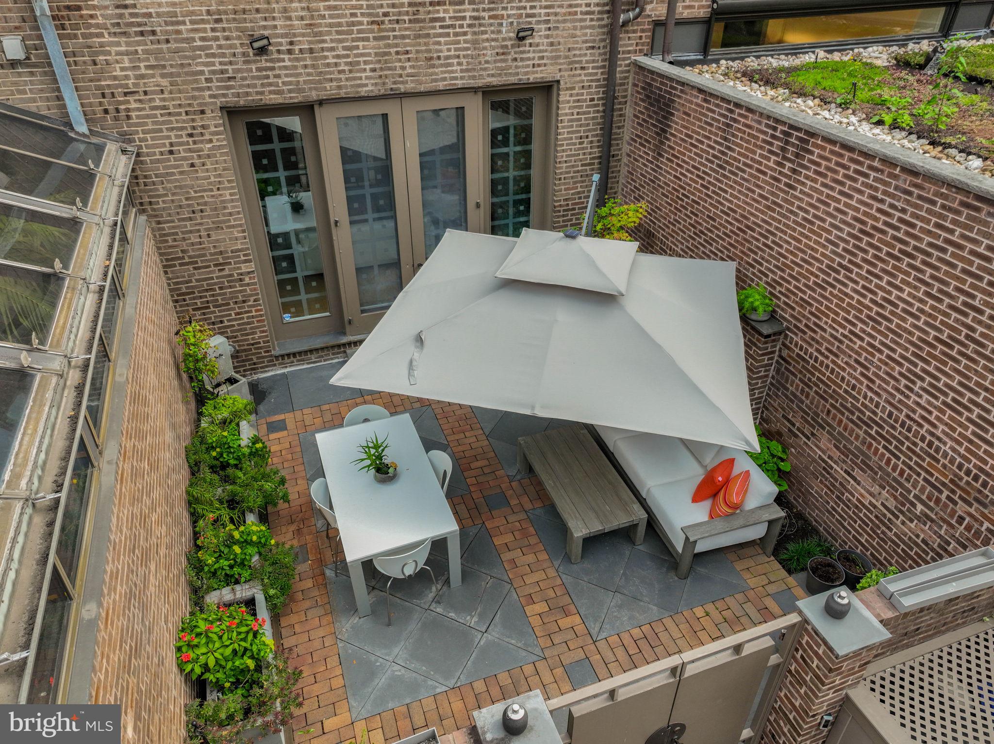 SOCIETY HILL - Residential