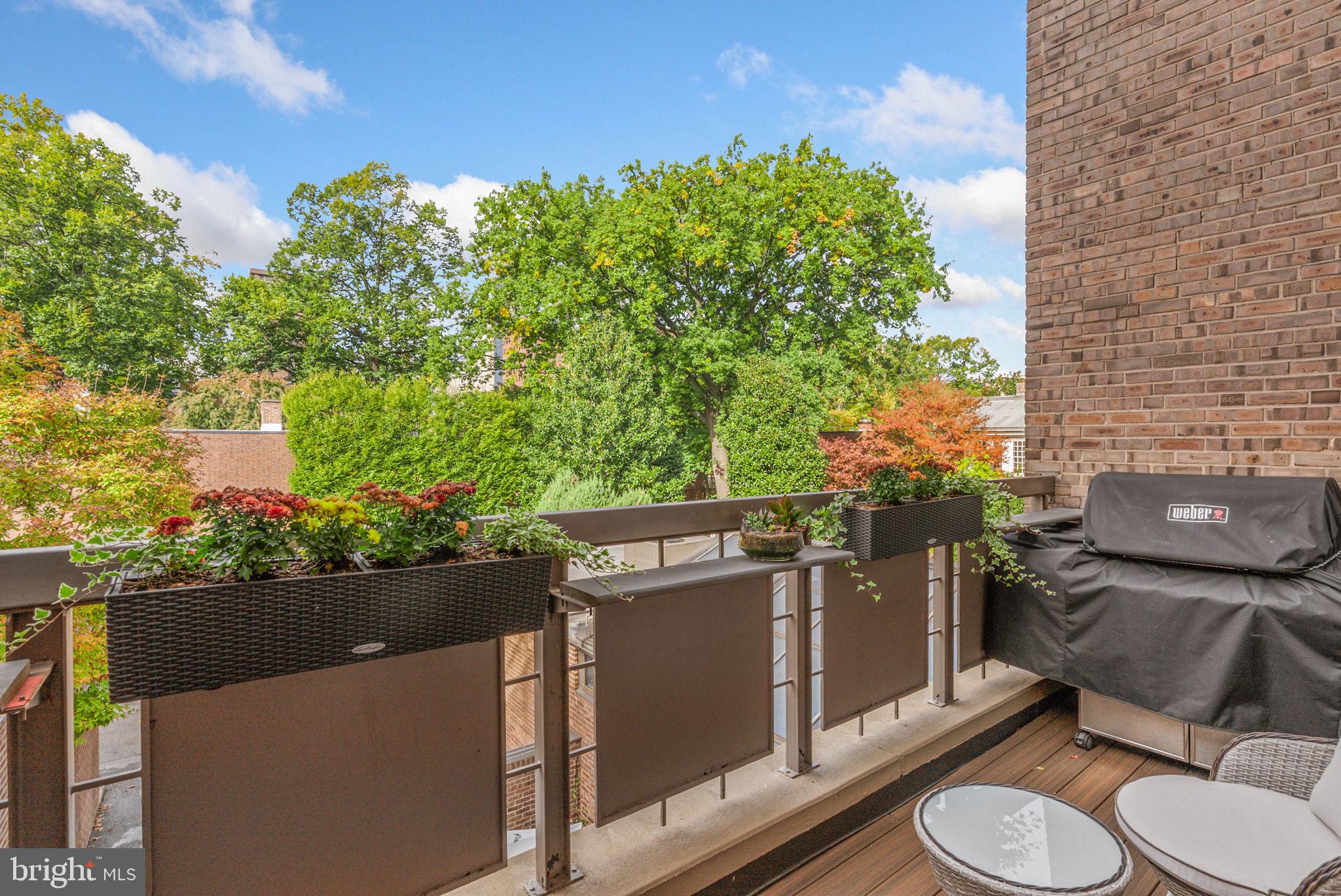 SOCIETY HILL - Residential