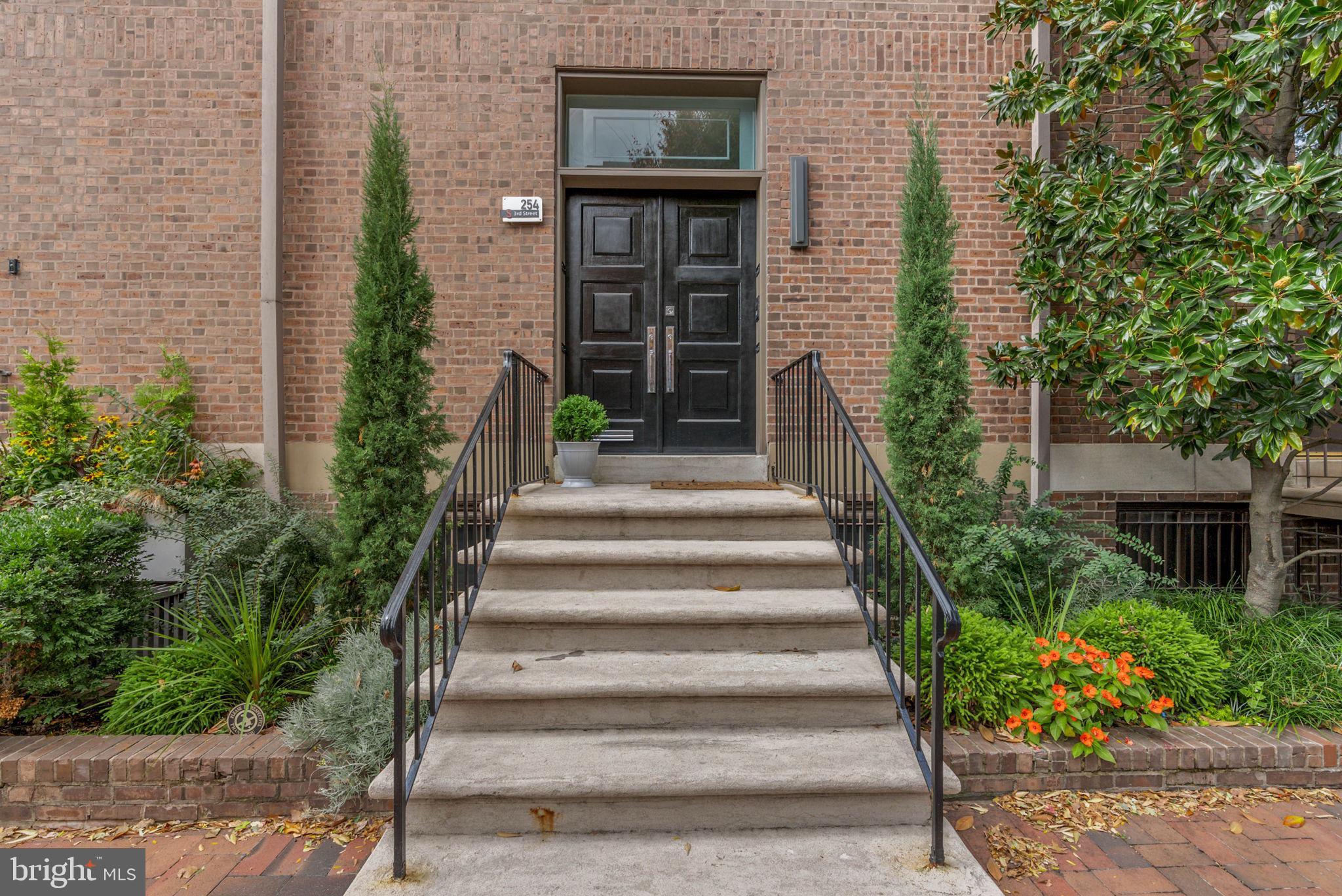 SOCIETY HILL - Residential