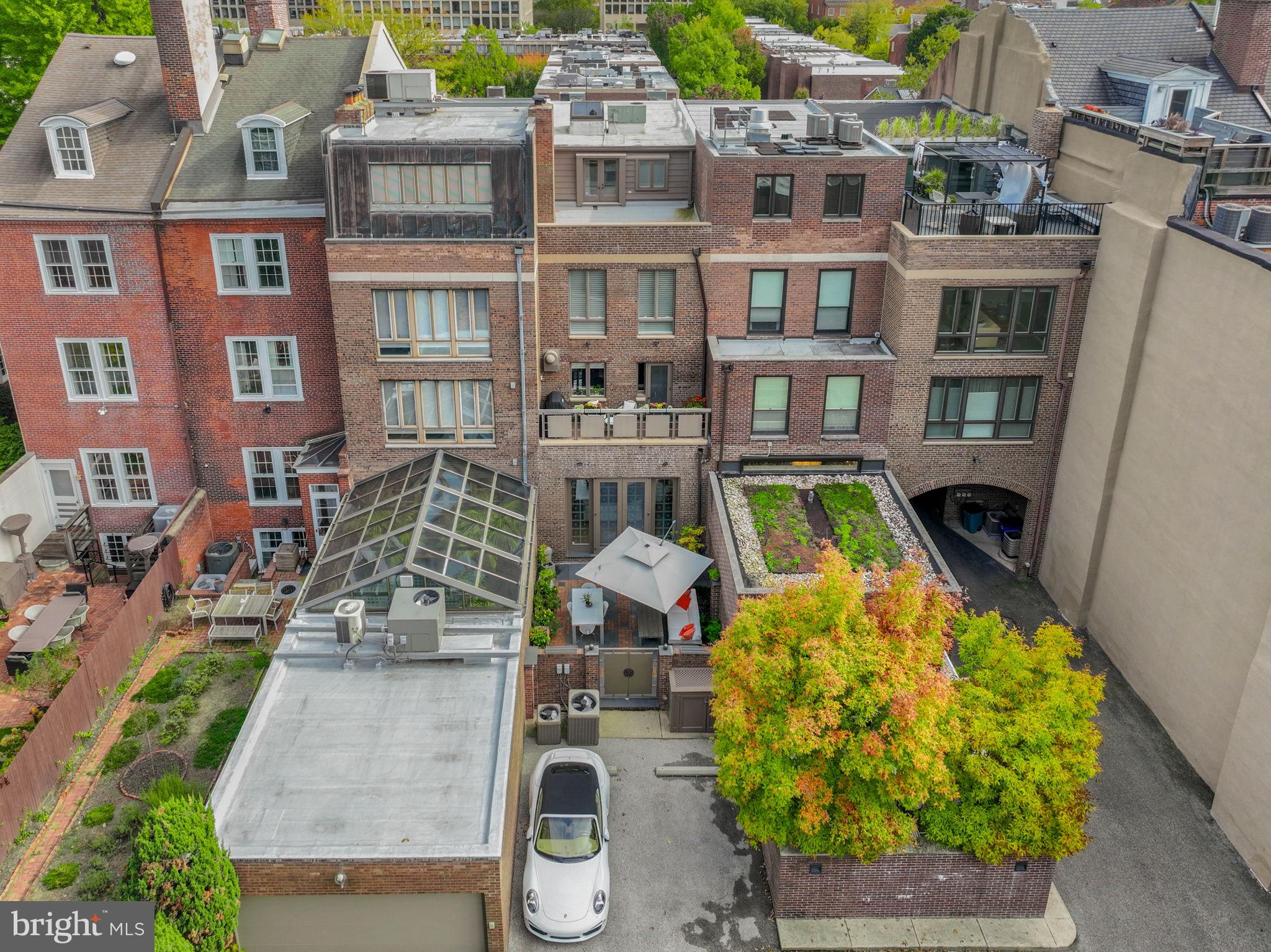 SOCIETY HILL - Residential