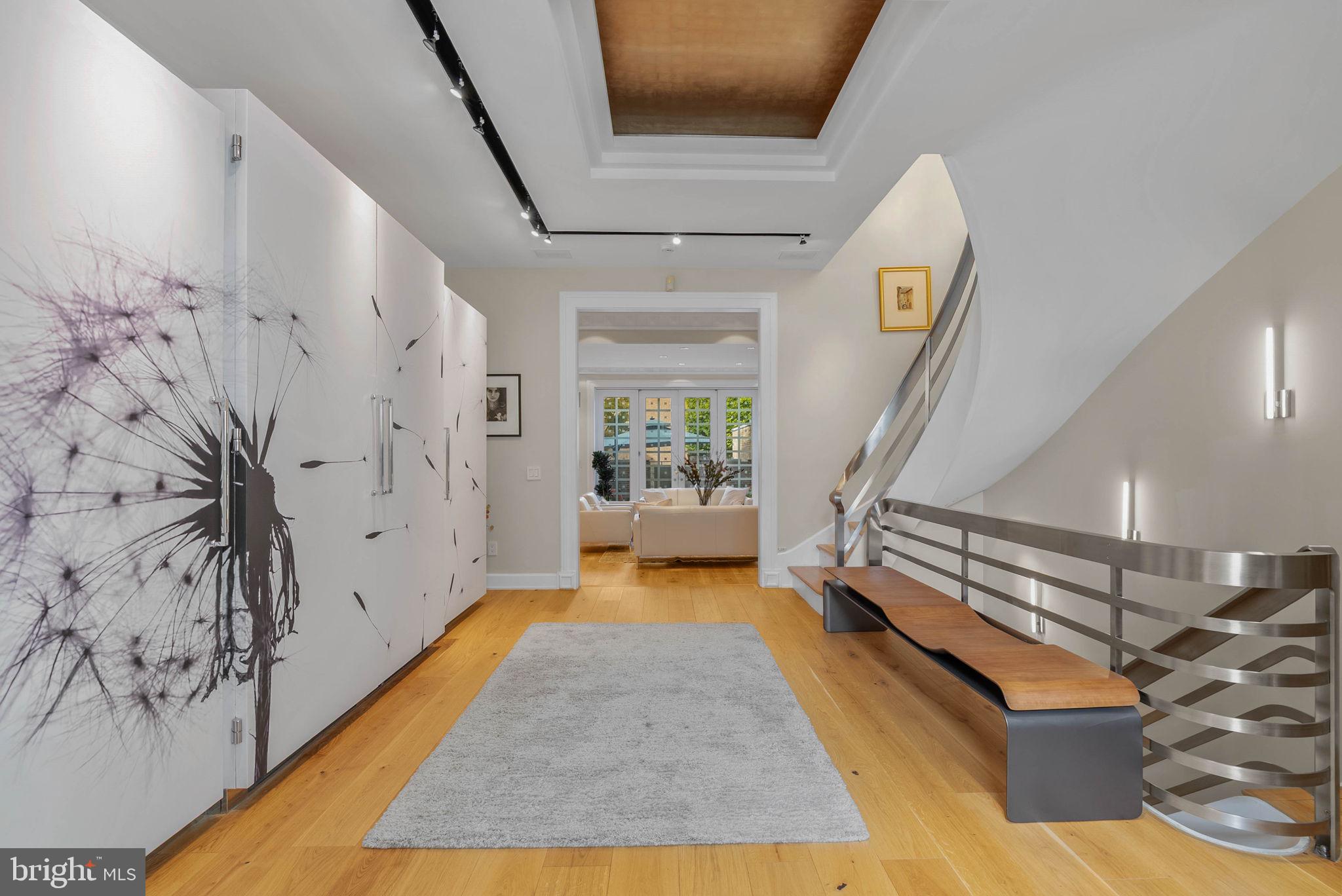 SOCIETY HILL - Residential