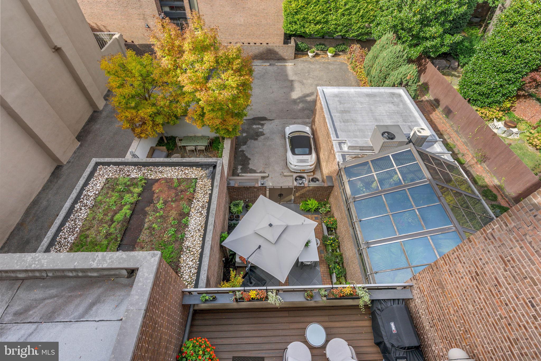 SOCIETY HILL - Residential