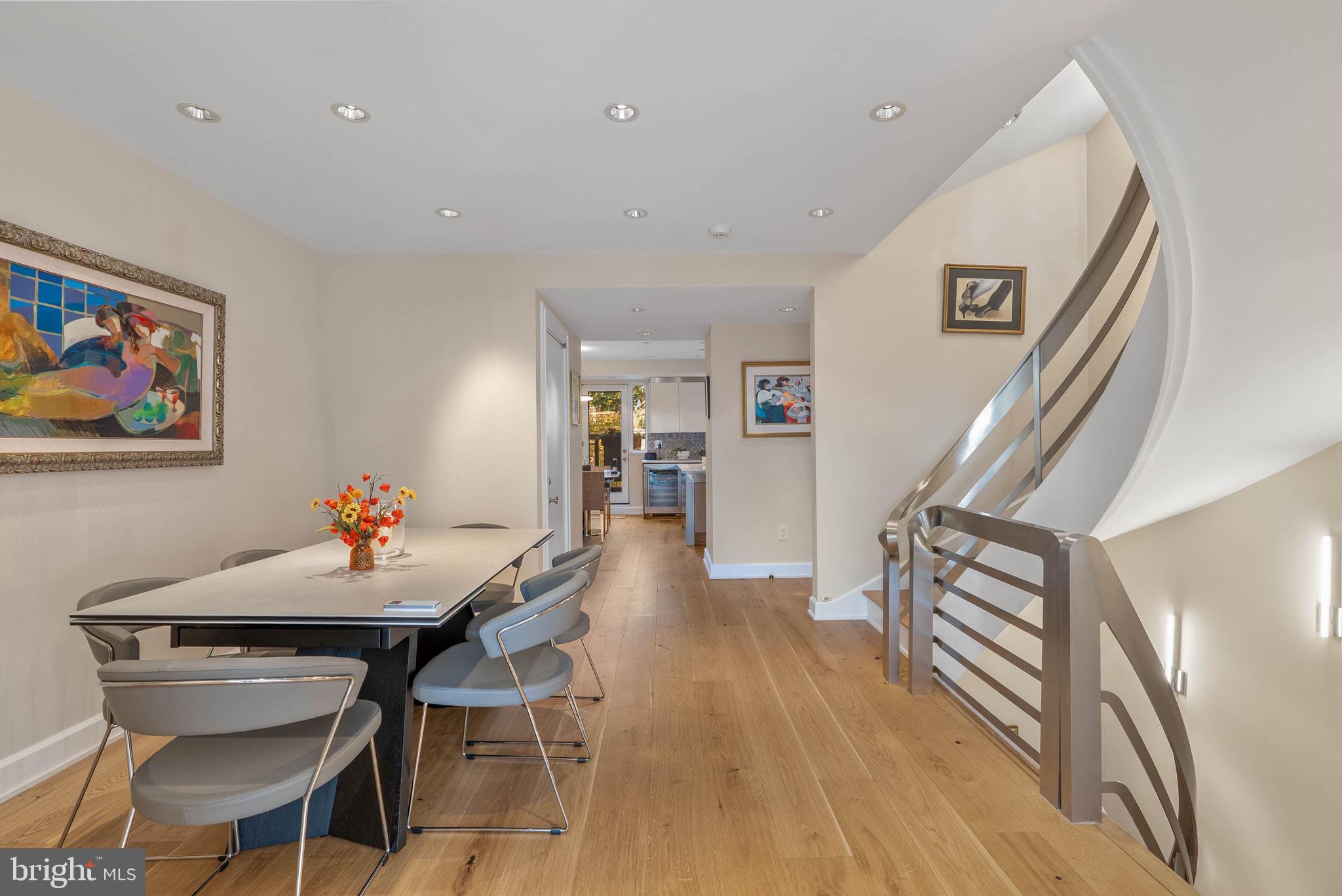 SOCIETY HILL - Residential